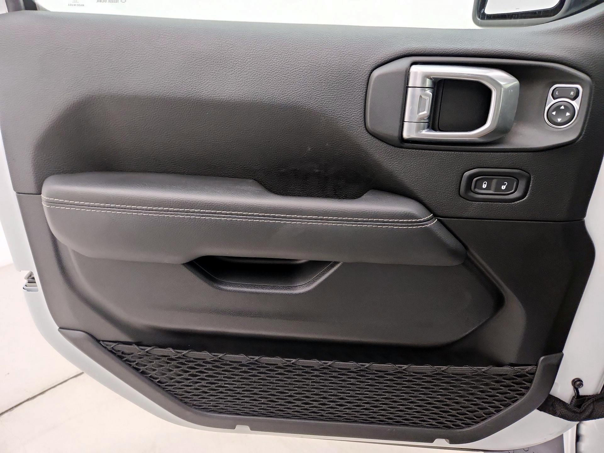 Thumbnail: 2022 Jeep Wrangler - 12