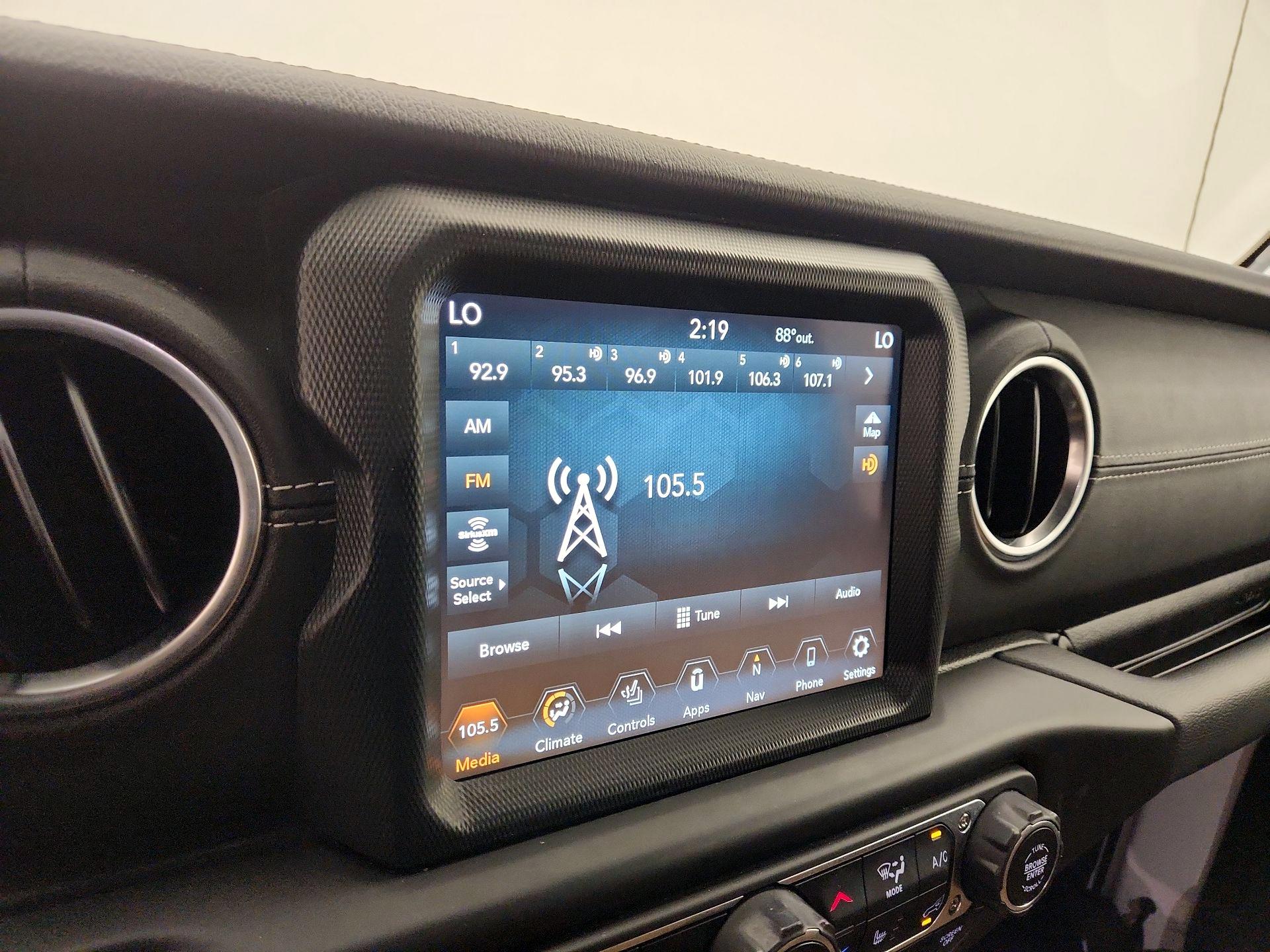 Thumbnail: 2022 Jeep Wrangler - 16