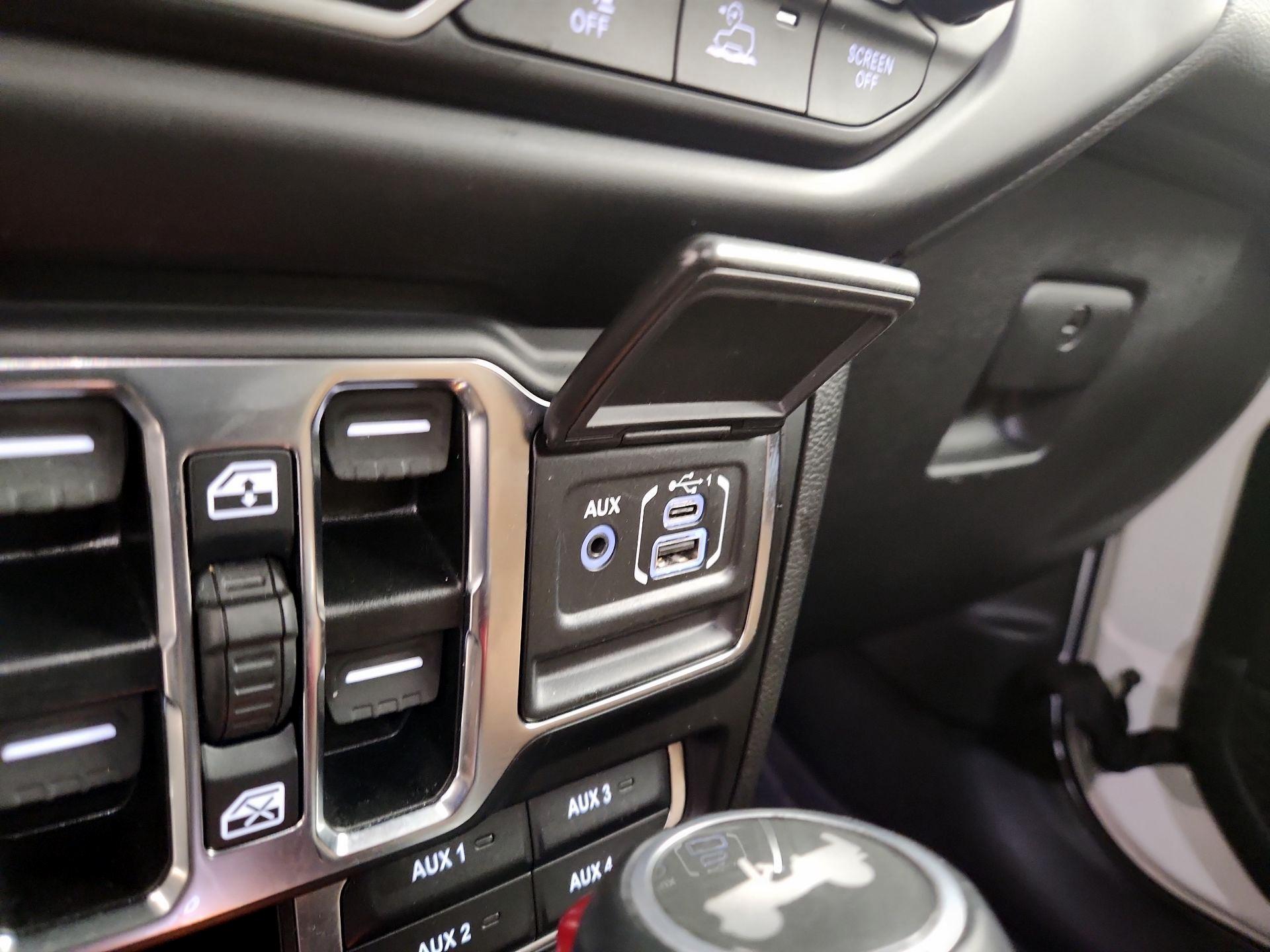 Thumbnail: 2022 Jeep Wrangler - 19