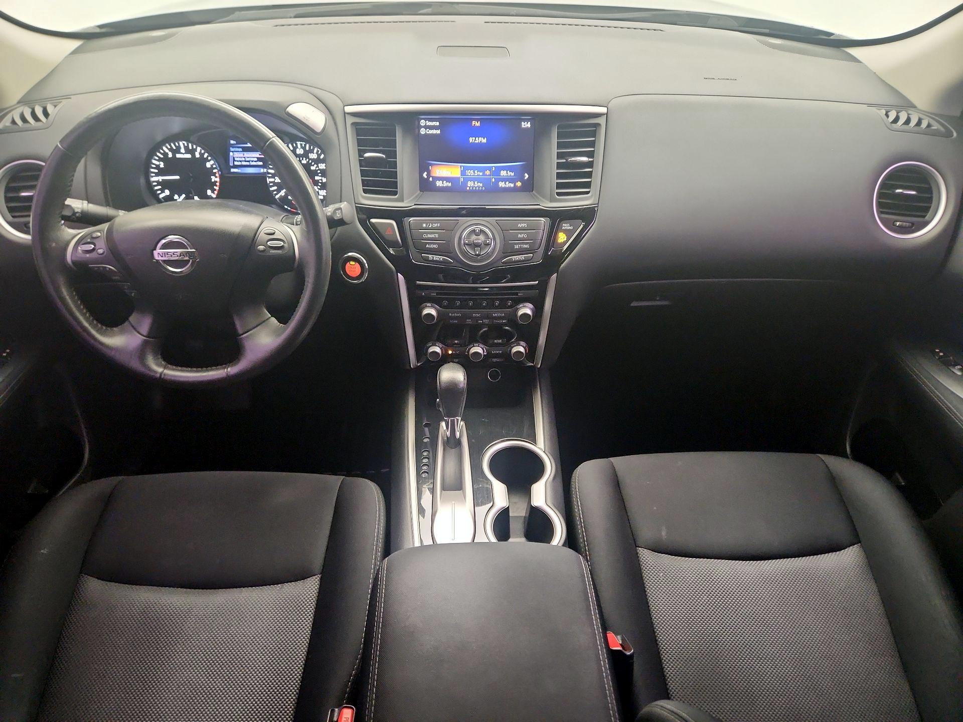 Thumbnail: 2017 Nissan Pathfinder - 9