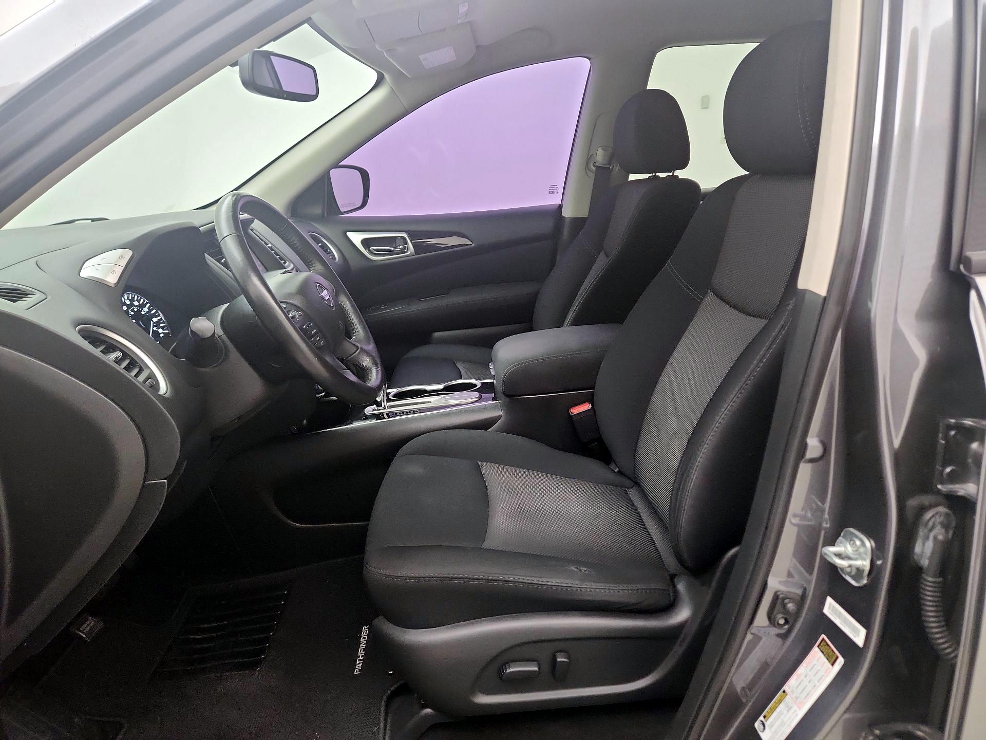 Thumbnail: 2017 Nissan Pathfinder - 11