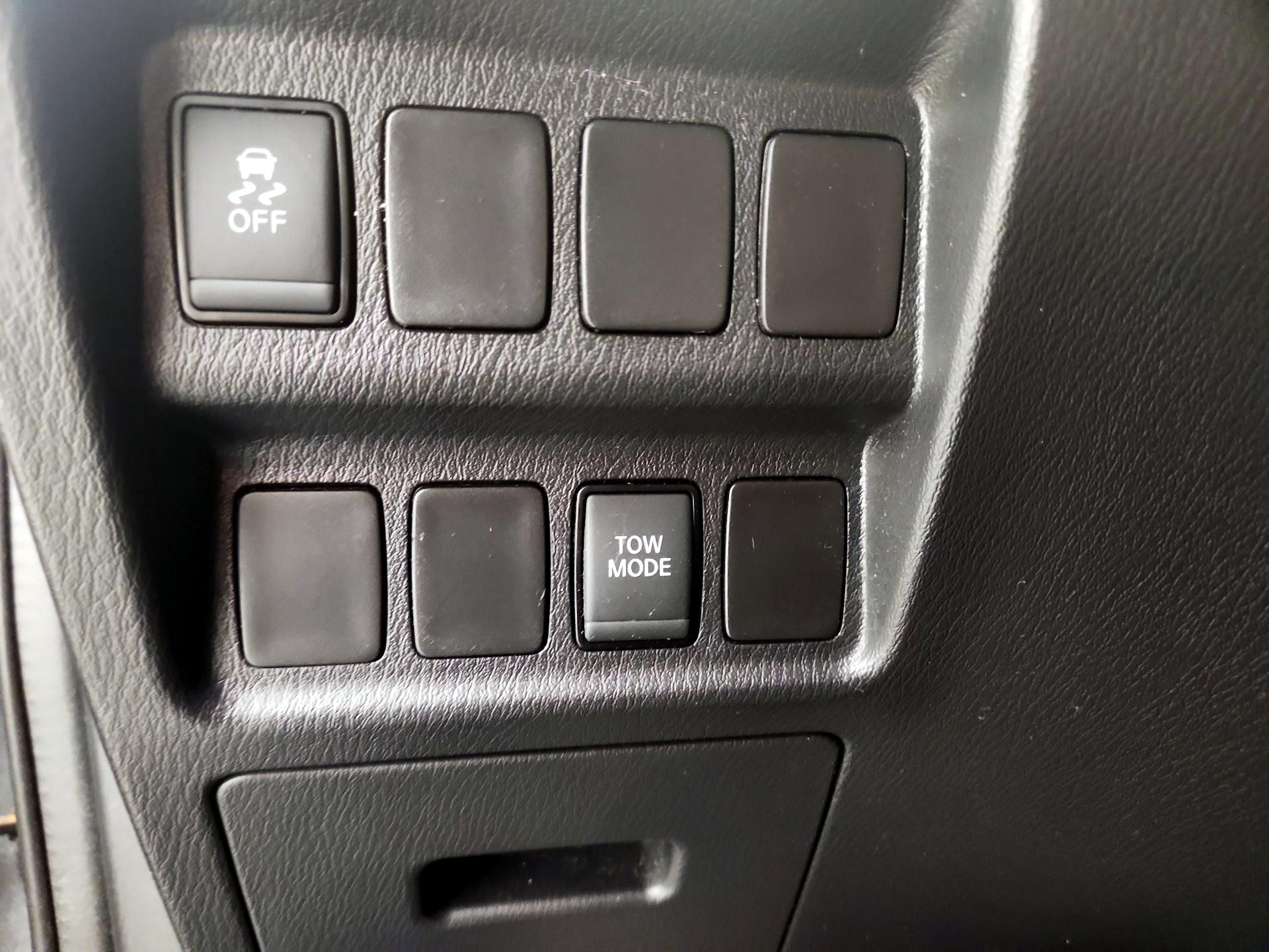 Thumbnail: 2017 Nissan Pathfinder - 13