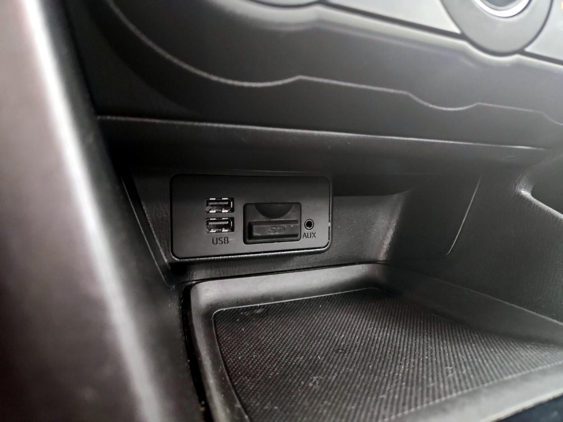 Thumbnail: 2016 Mazda Mazda3 - 18