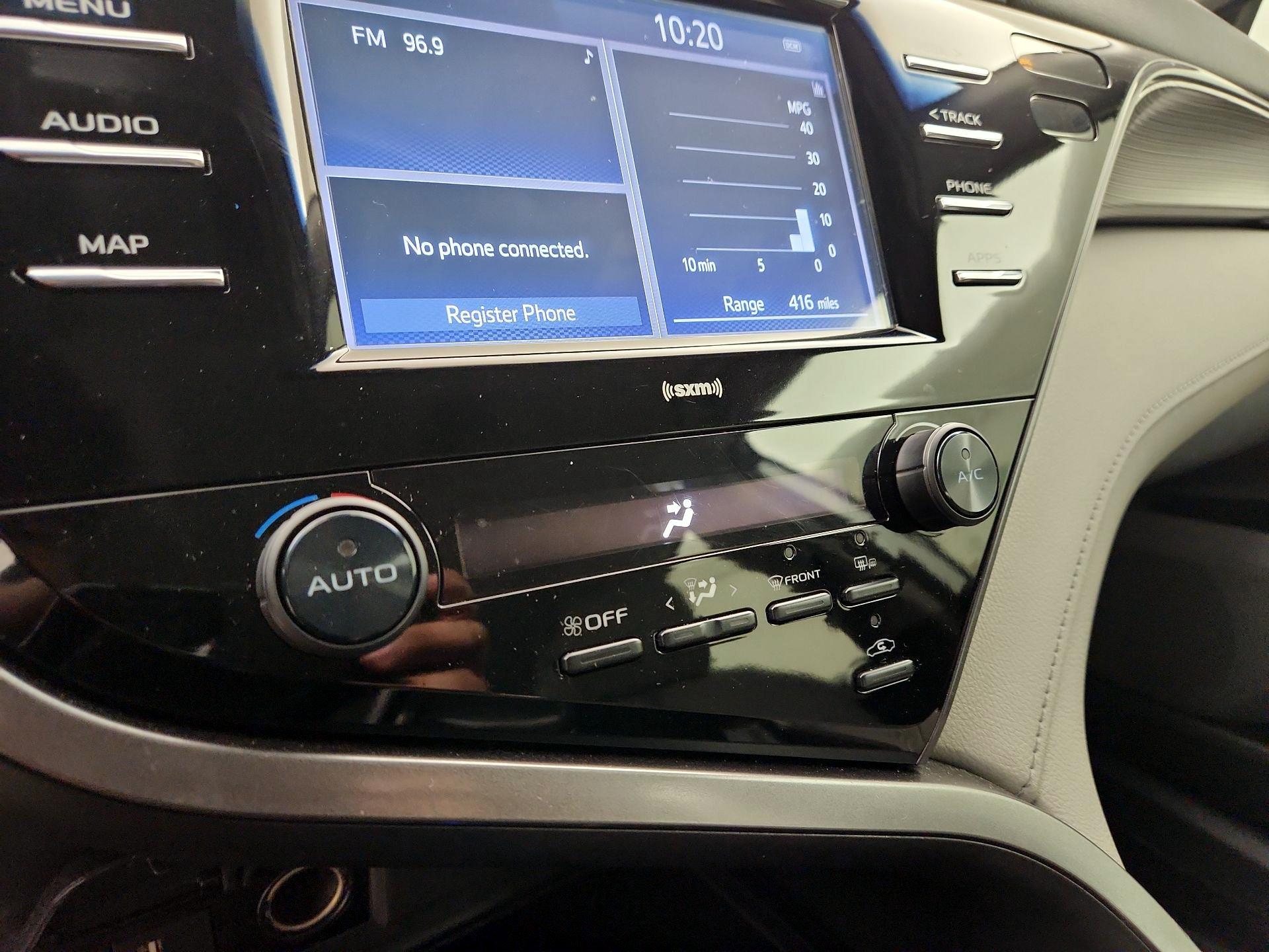 Thumbnail: 2020 Toyota Camry - 16