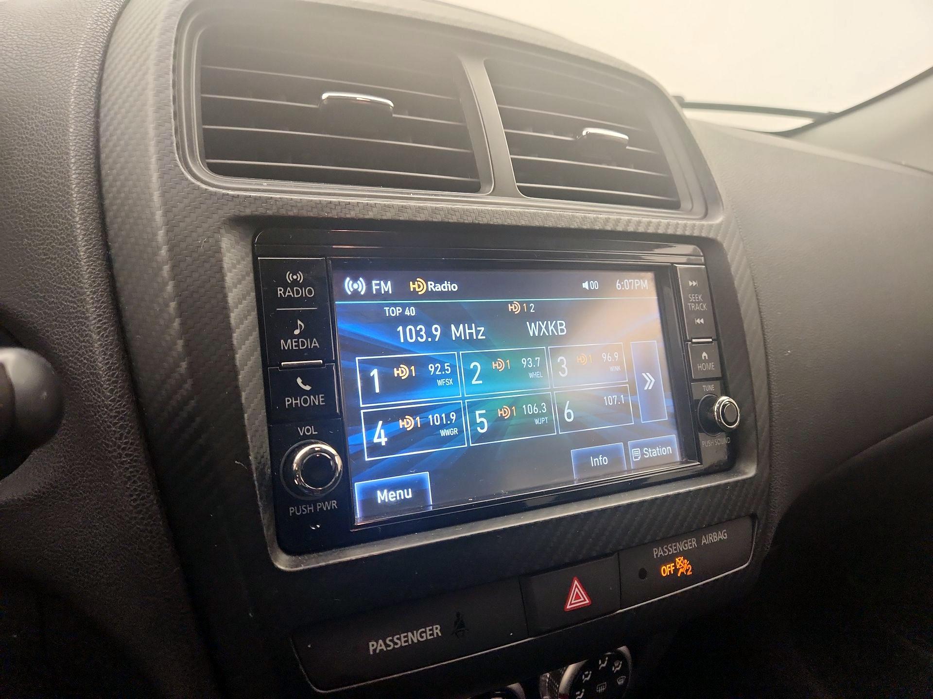 Thumbnail: 2021 Mitsubishi Outlander Sport - 15