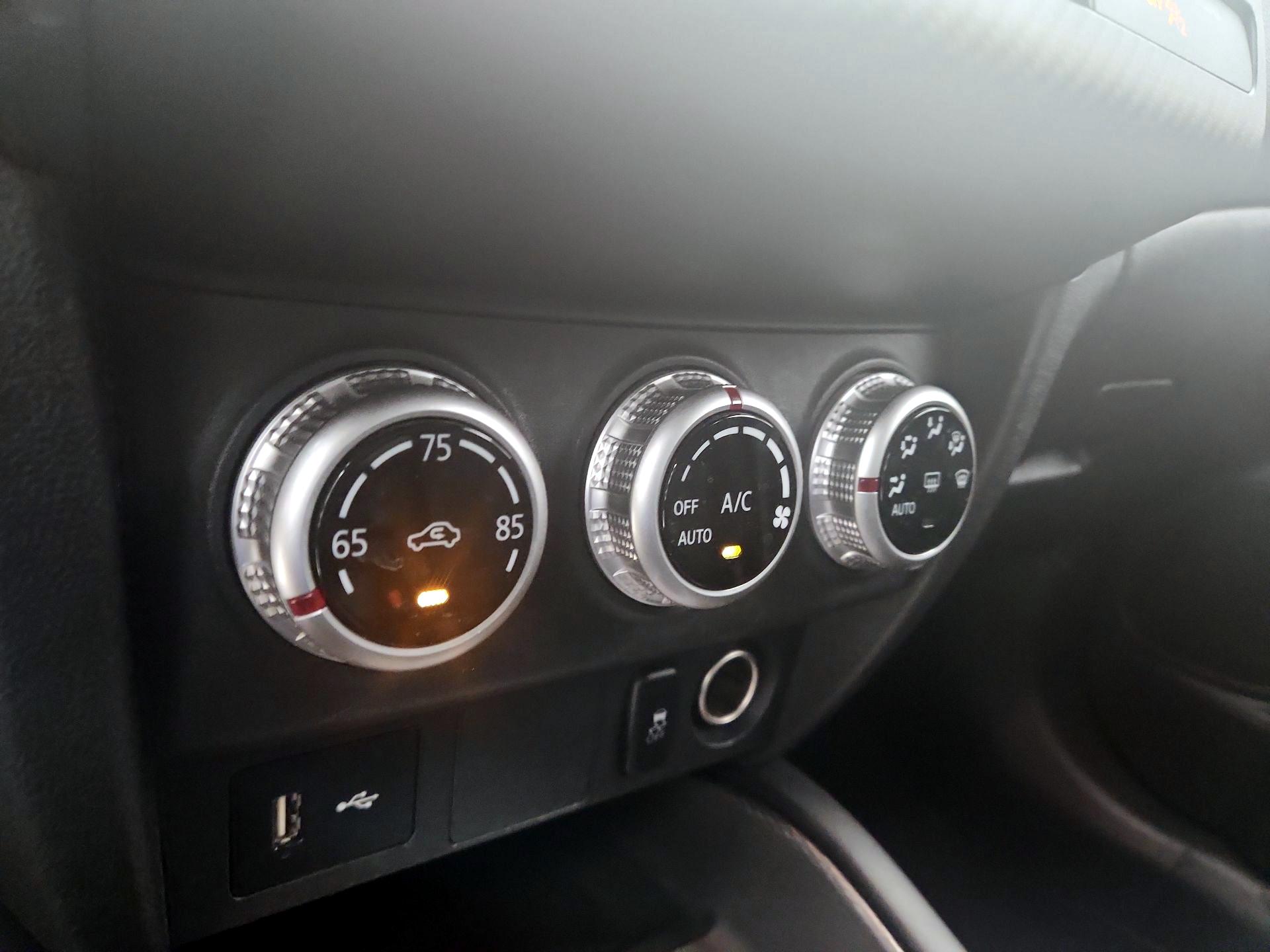 Thumbnail: 2021 Mitsubishi Outlander Sport - 16