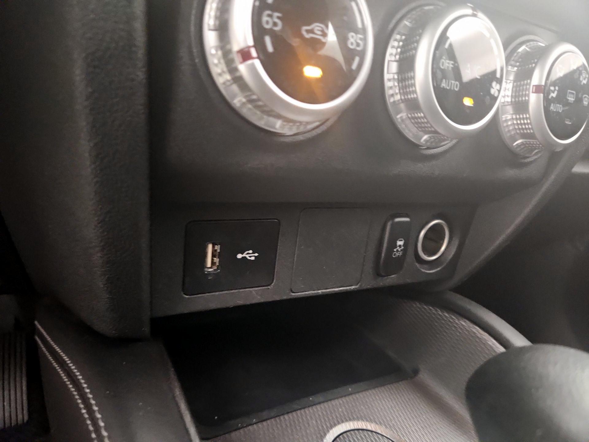 Thumbnail: 2021 Mitsubishi Outlander Sport - 18