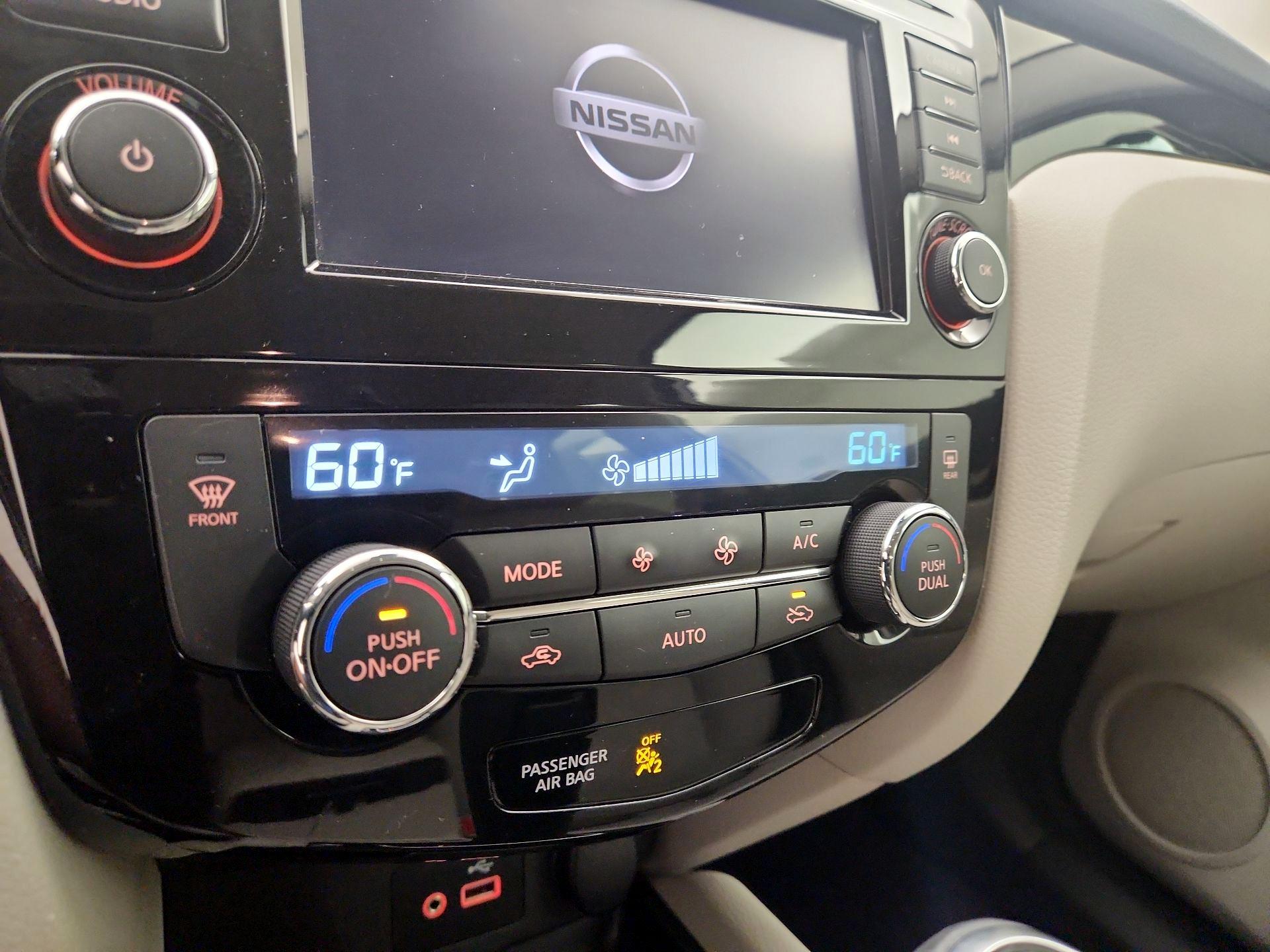 Thumbnail: 2019 Nissan Rogue Sport - 17