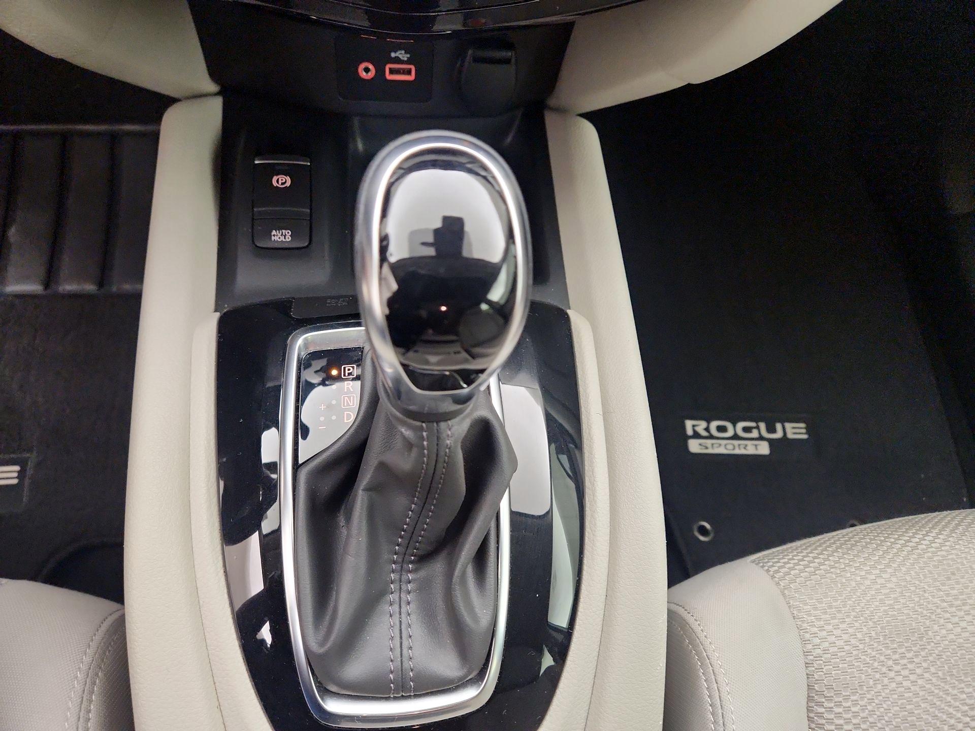 Thumbnail: 2019 Nissan Rogue Sport - 18