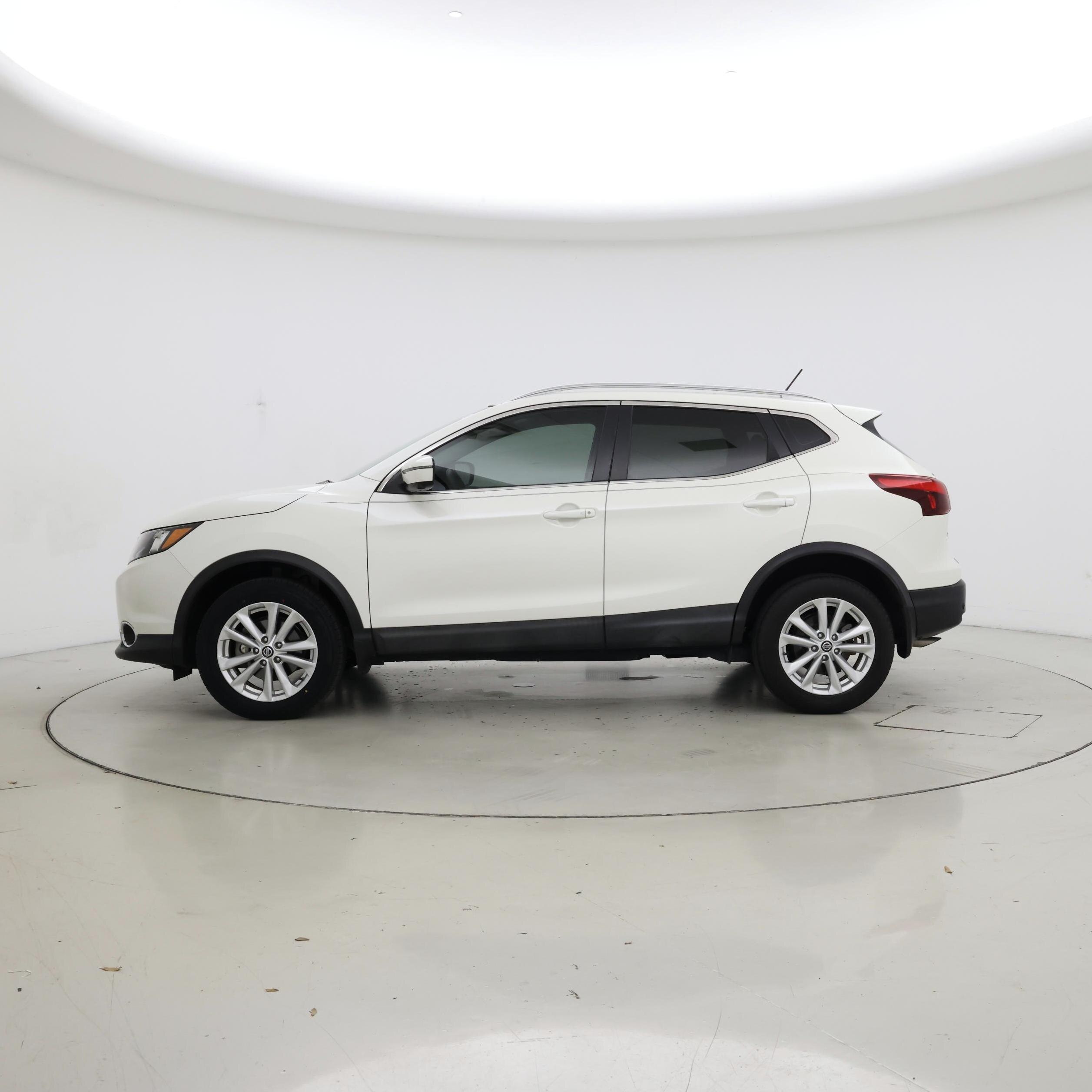 Thumbnail: 2019 Nissan Rogue Sport - 3