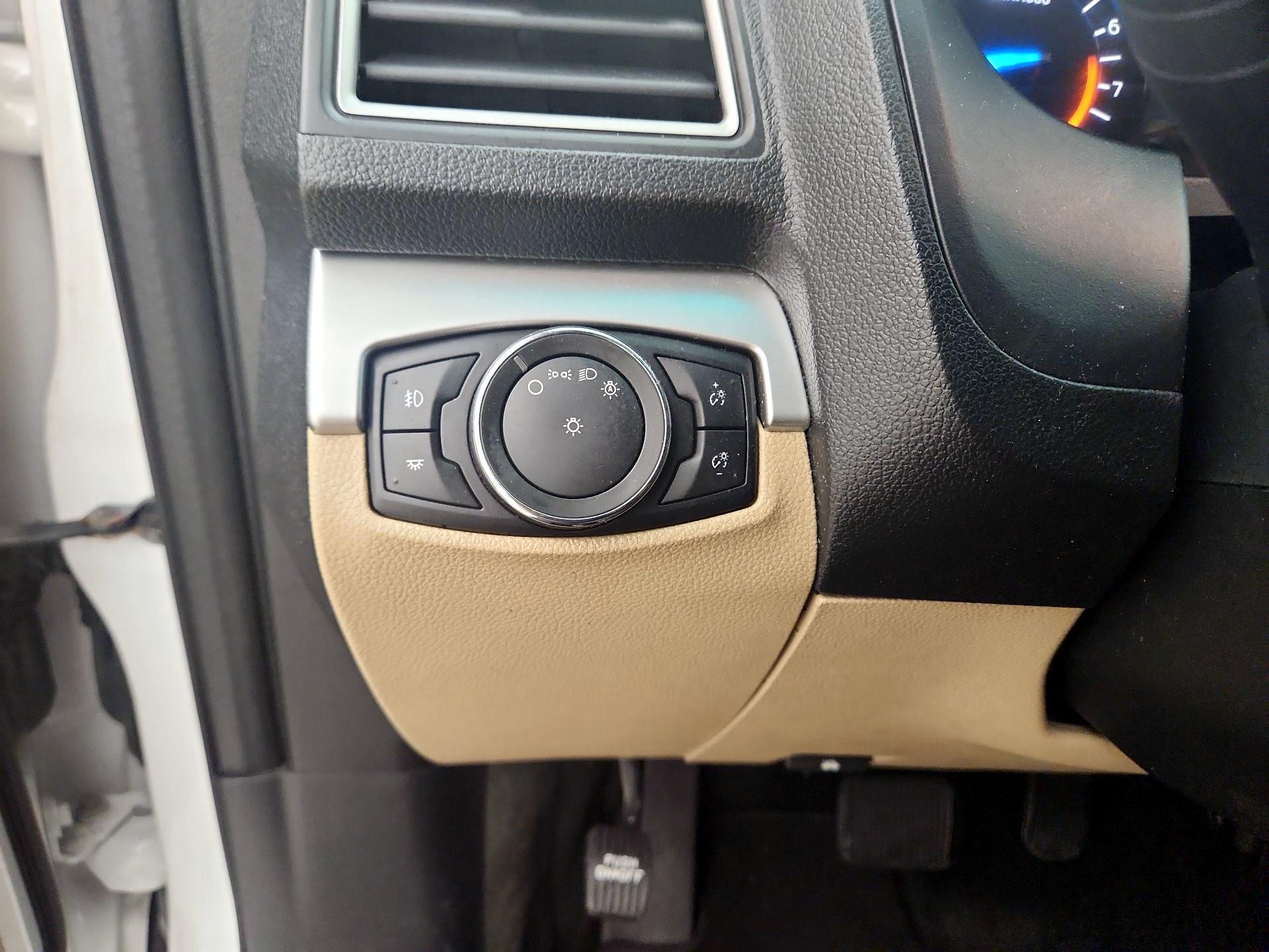 Thumbnail: 2016 Ford Explorer - 13