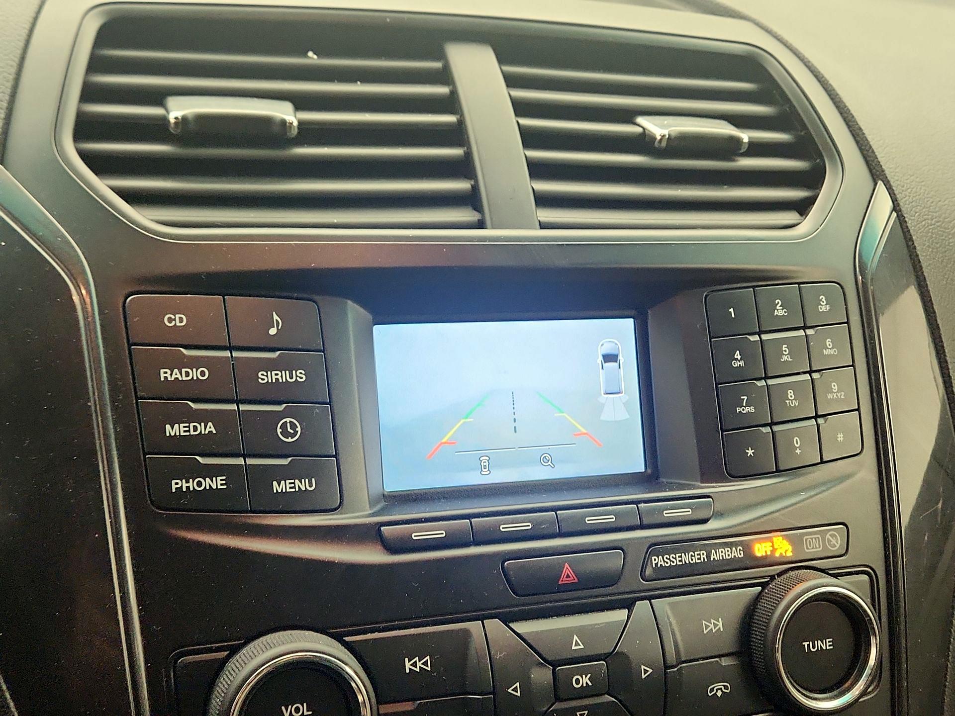 Thumbnail: 2016 Ford Explorer - 14