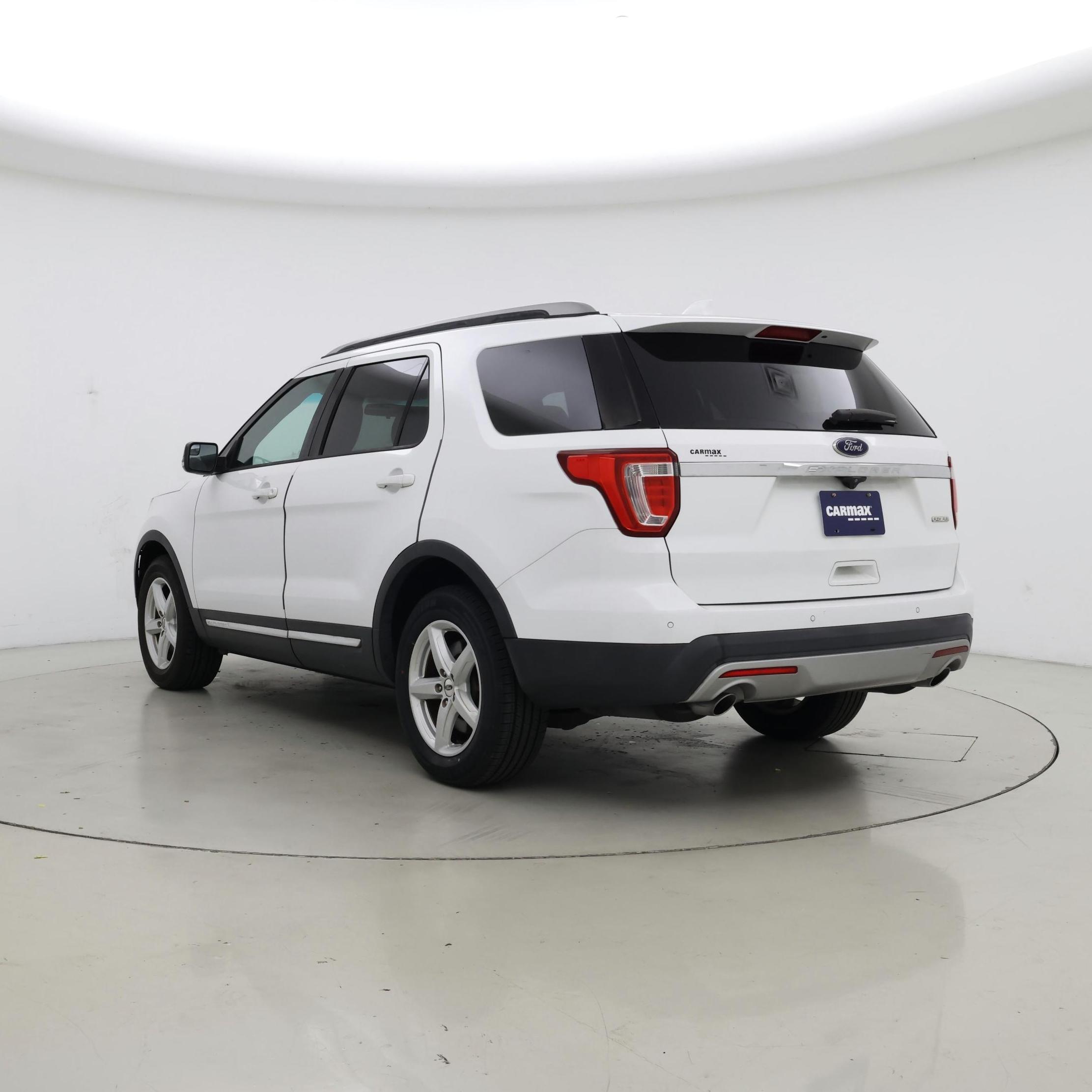 Thumbnail: 2016 Ford Explorer - 2