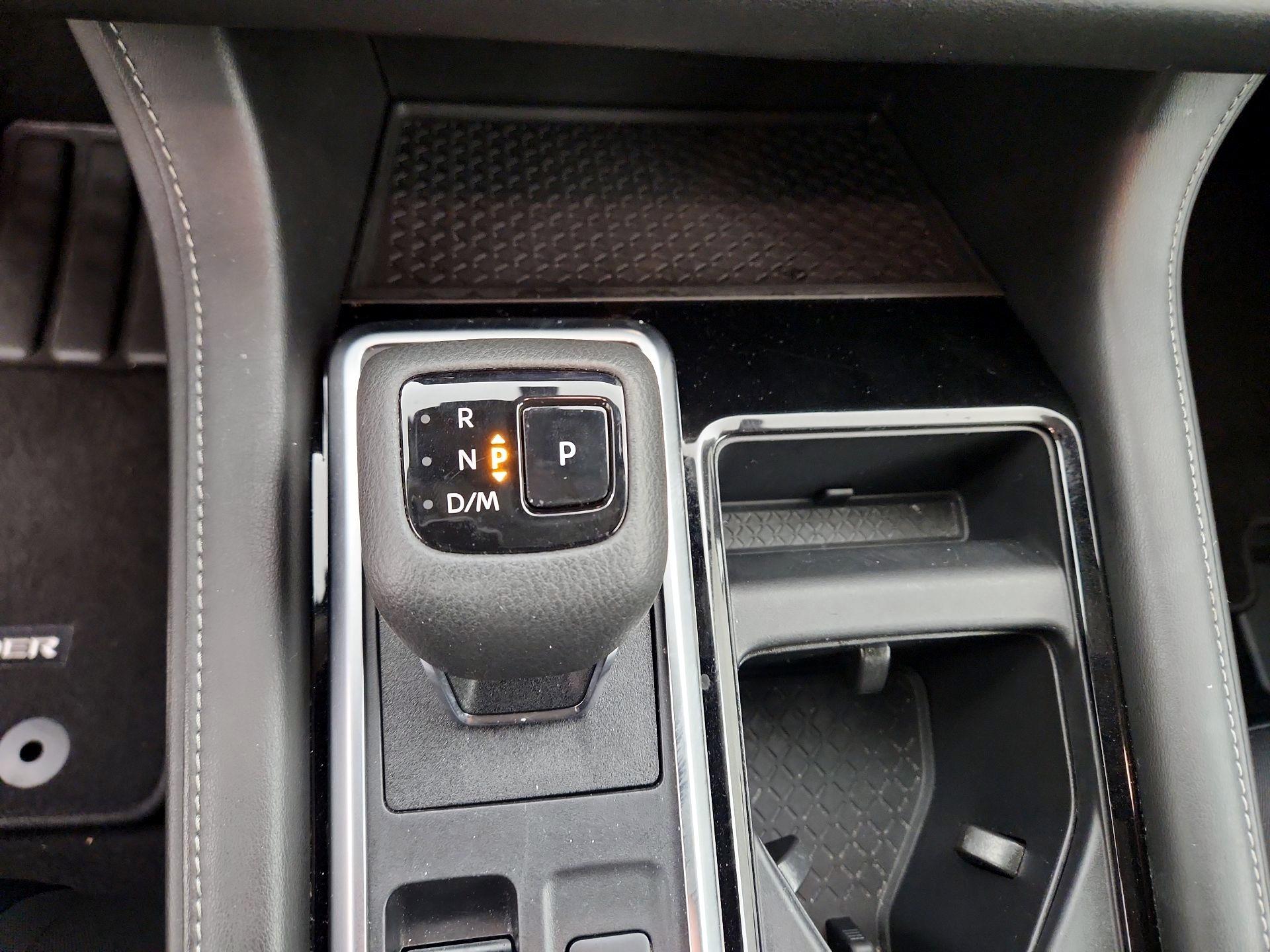 Thumbnail: 2023 Nissan Pathfinder - 17