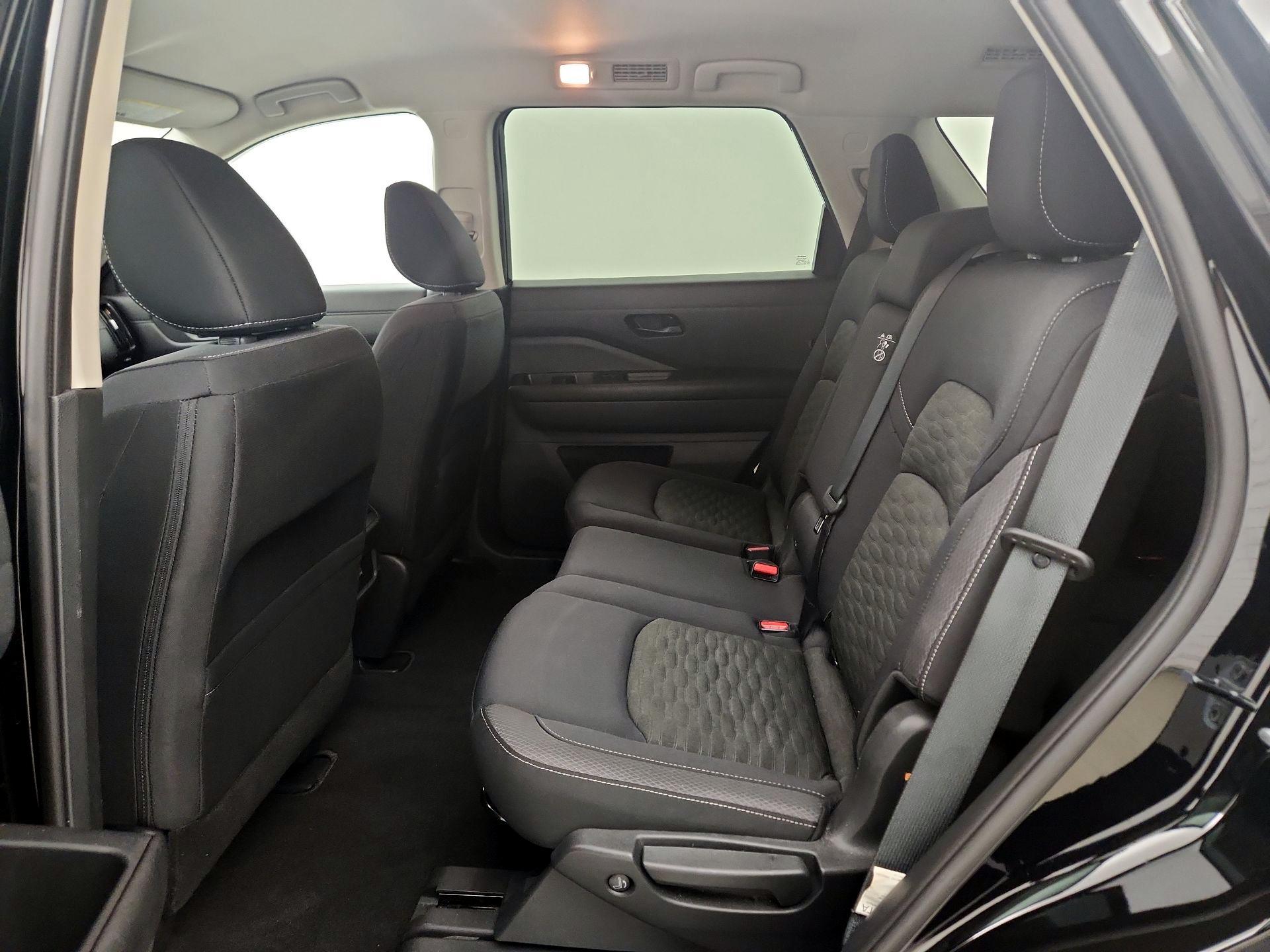 Thumbnail: 2023 Nissan Pathfinder - 19