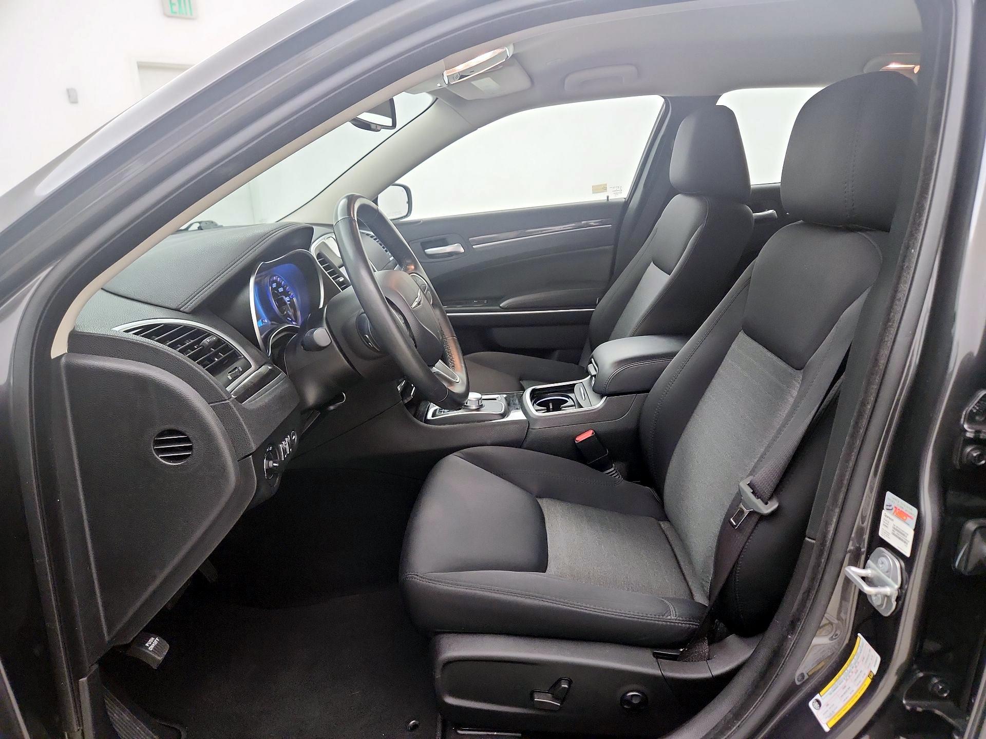 Thumbnail: 2021 Chrysler 300 - 11