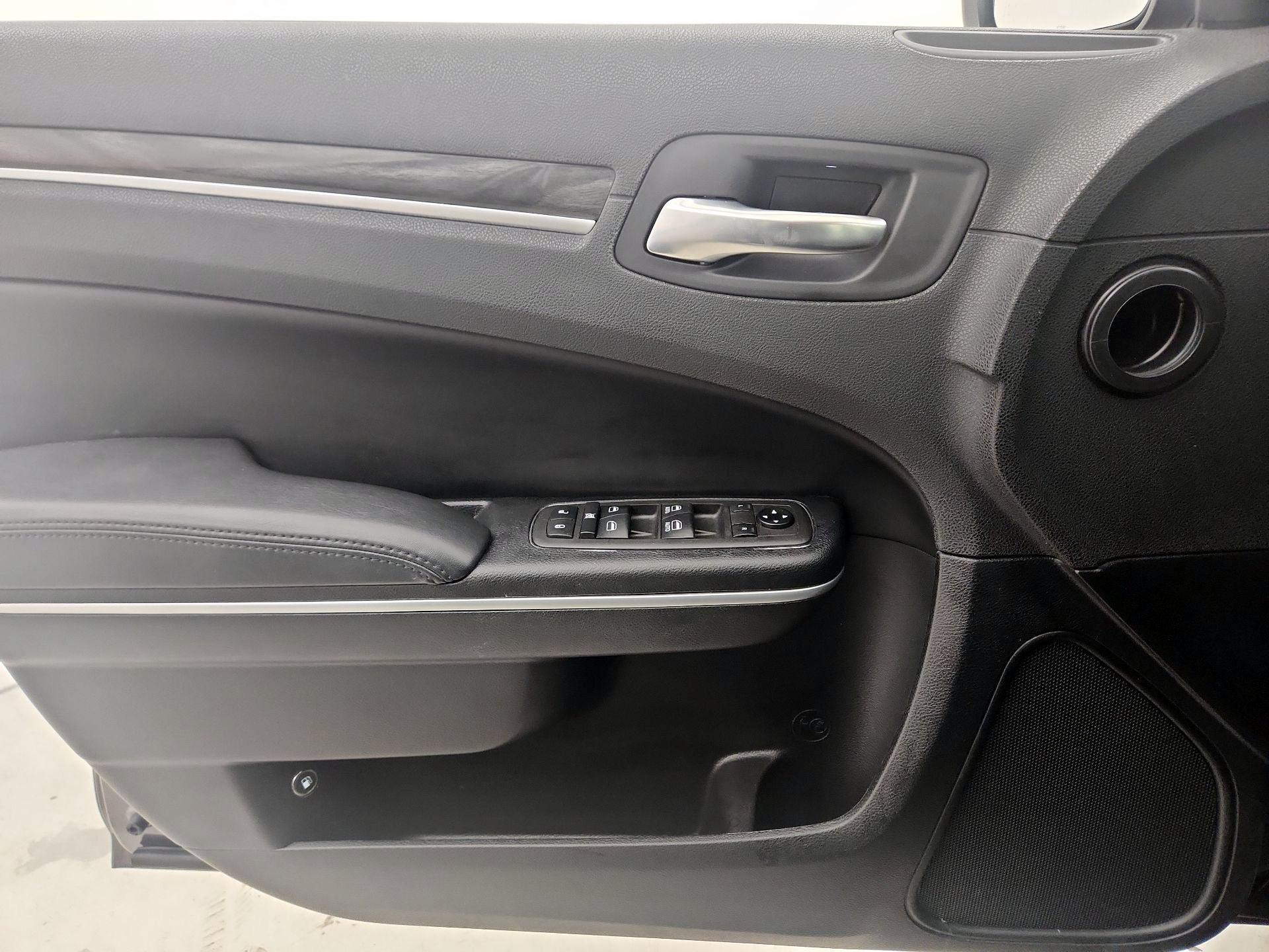 Thumbnail: 2021 Chrysler 300 - 12