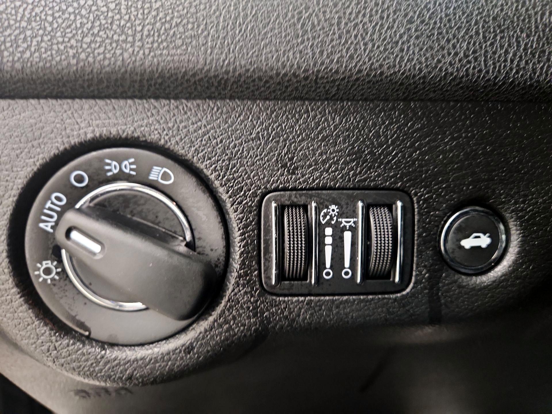 Thumbnail: 2021 Chrysler 300 - 13