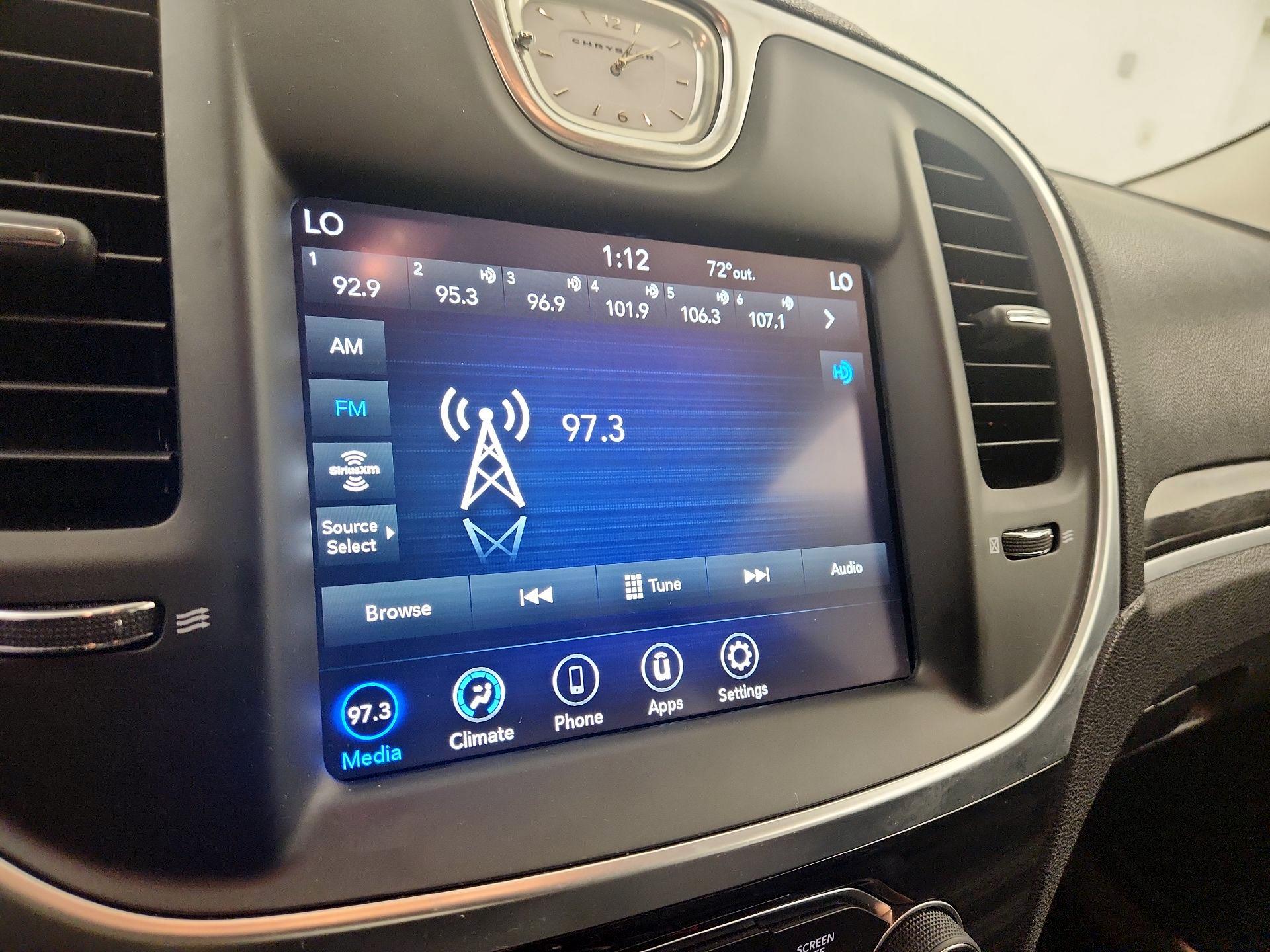 Thumbnail: 2021 Chrysler 300 - 15