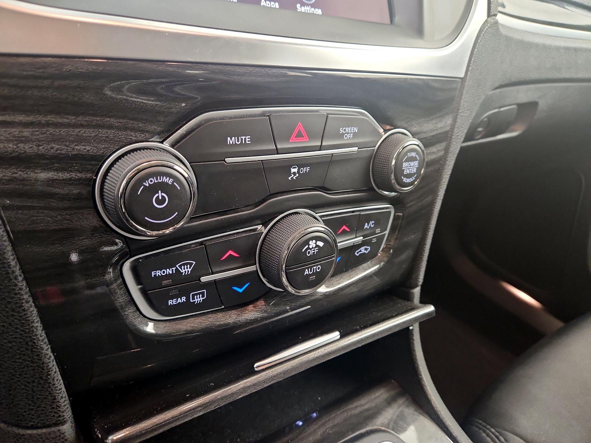 Thumbnail: 2021 Chrysler 300 - 16