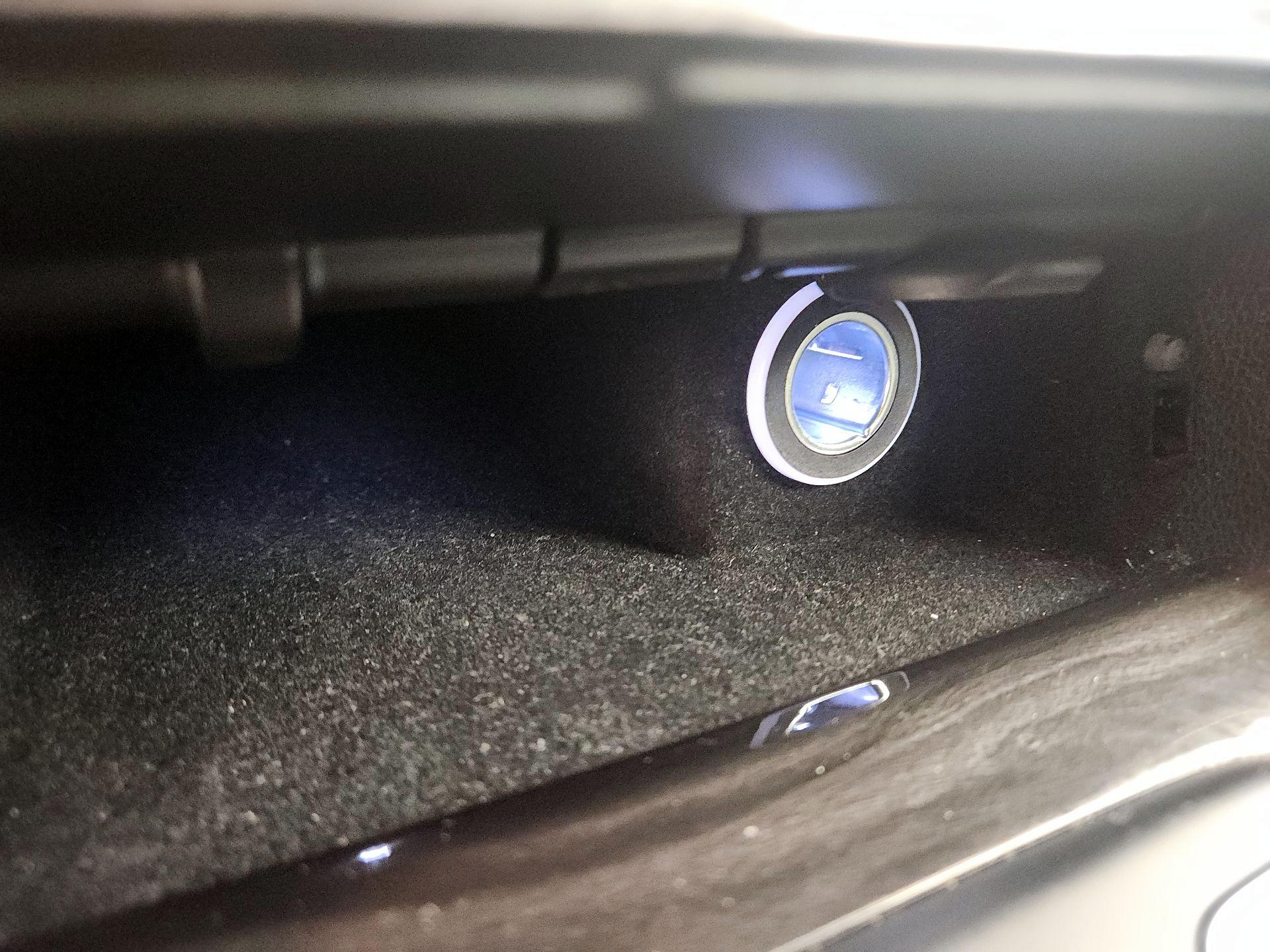 Thumbnail: 2021 Chrysler 300 - 18