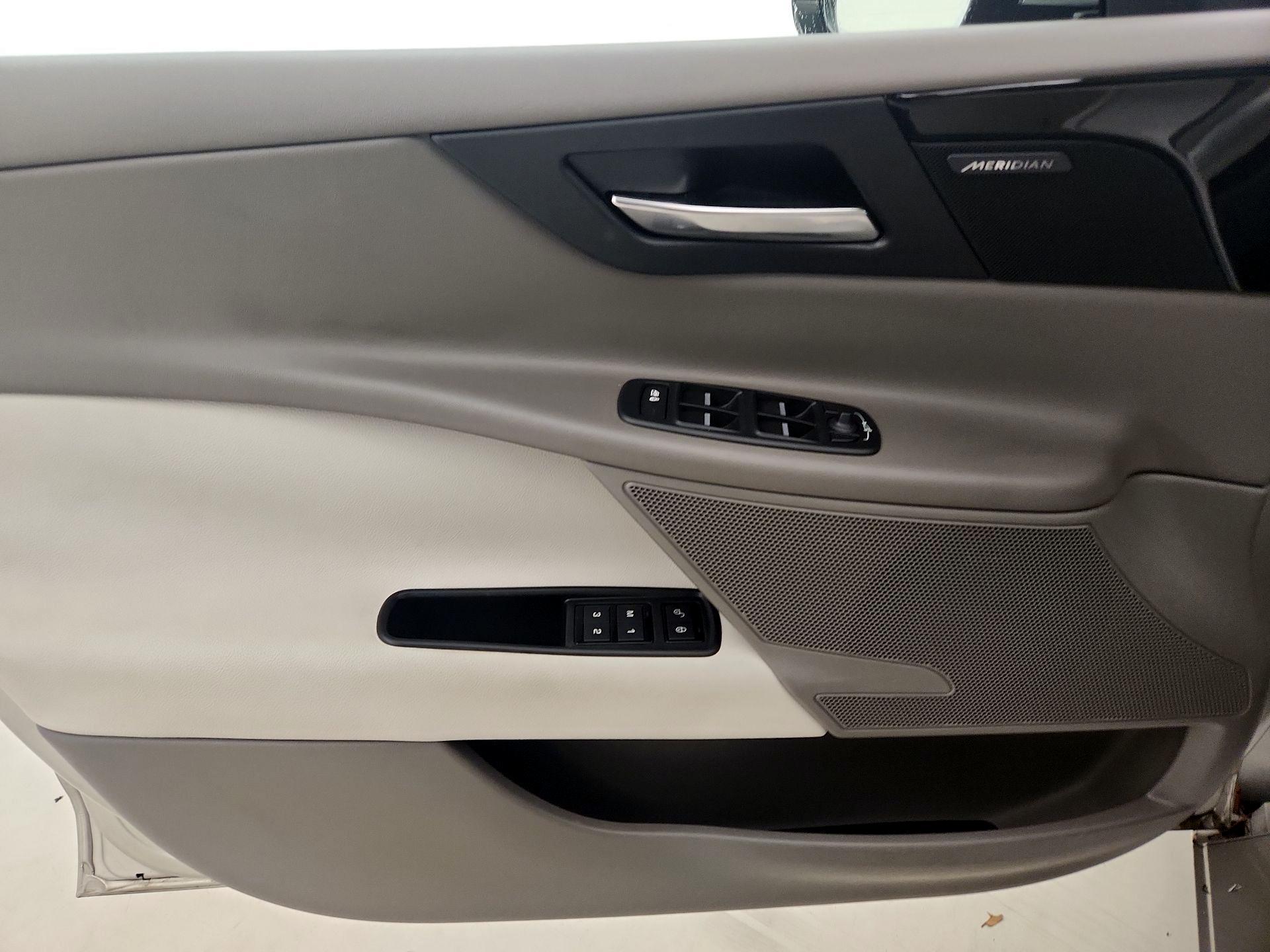 Thumbnail: 2017 Jaguar XE - 12