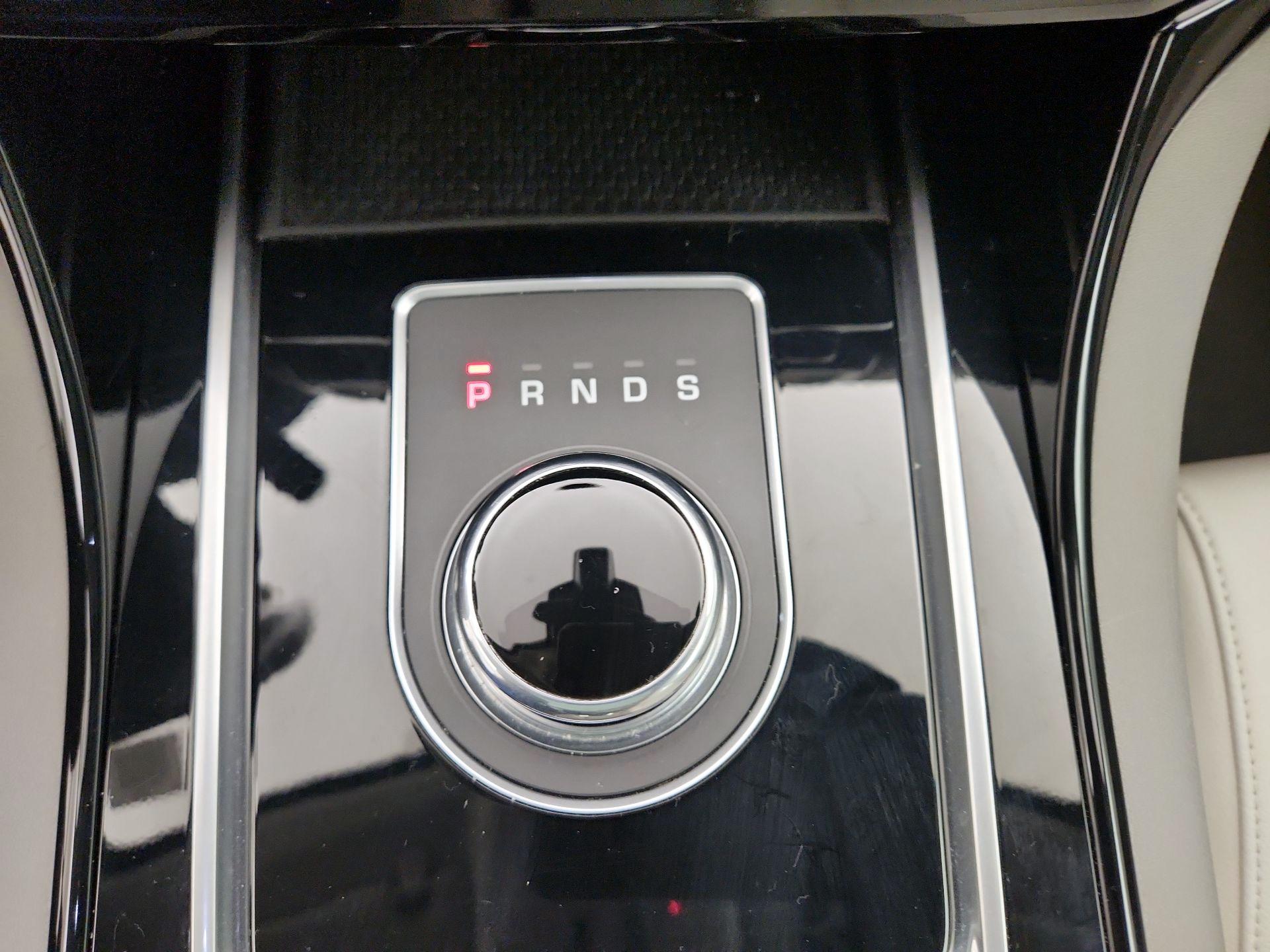 Thumbnail: 2017 Jaguar XE - 18