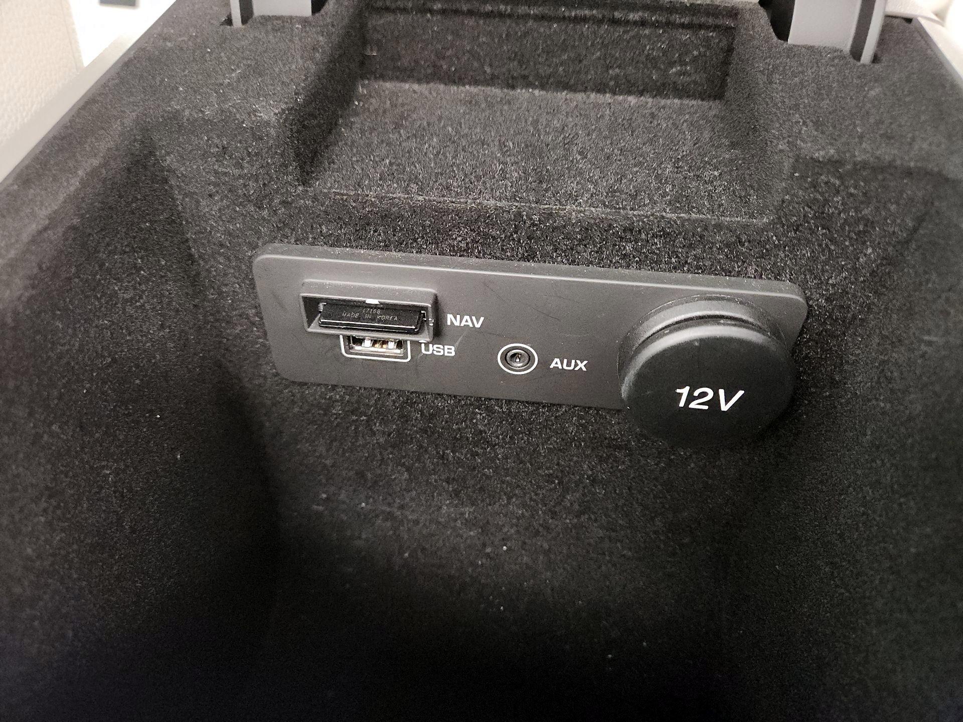 Thumbnail: 2017 Jaguar XE - 19