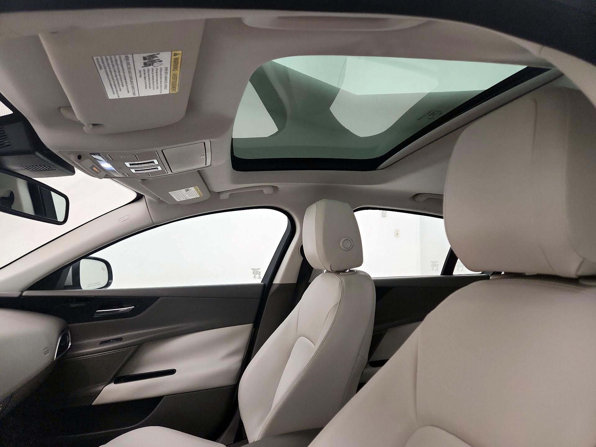 Thumbnail: 2017 Jaguar XE - 20