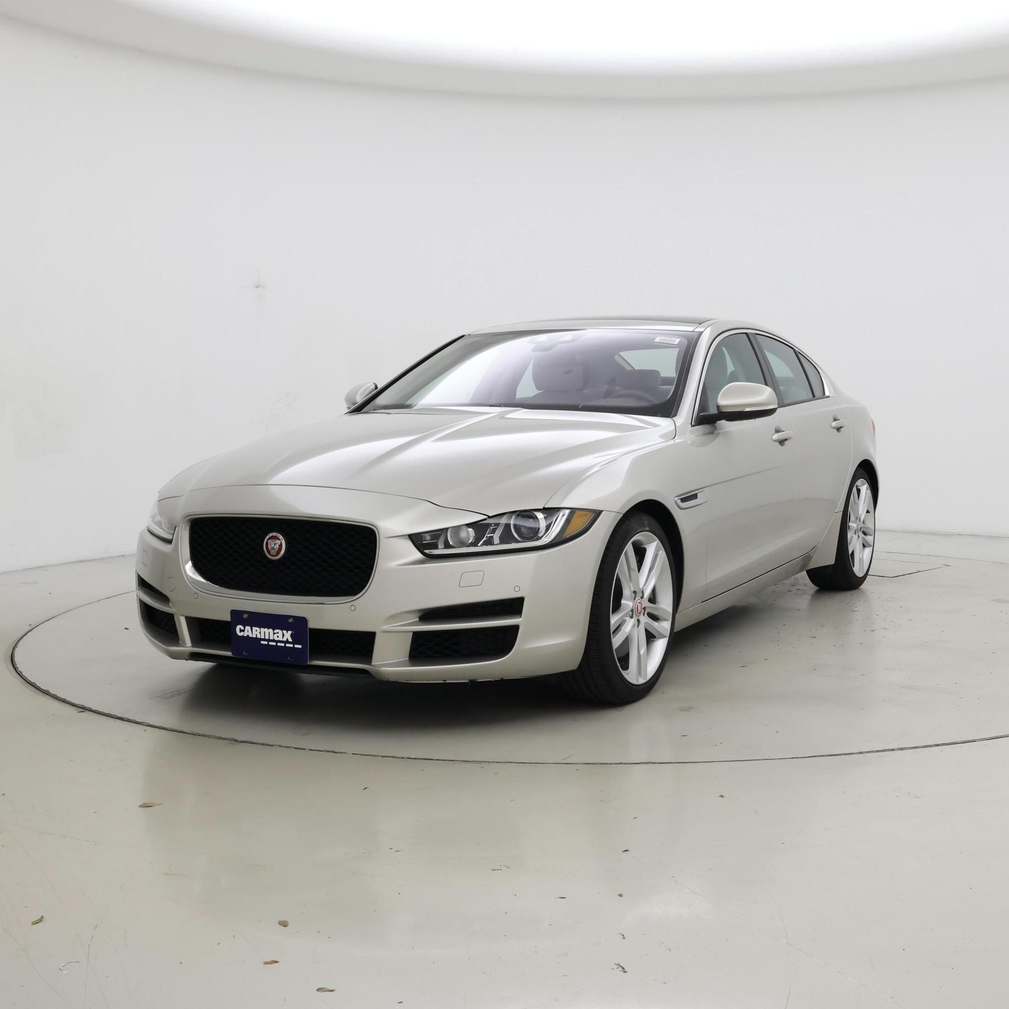 Thumbnail: 2017 Jaguar XE - 4
