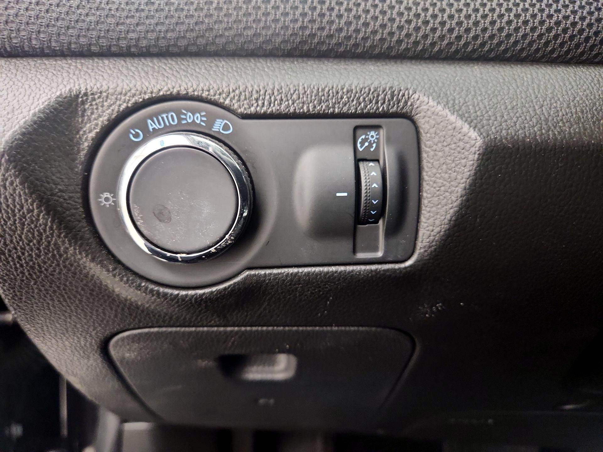 Thumbnail: 2015 Chevrolet Cruze - 13