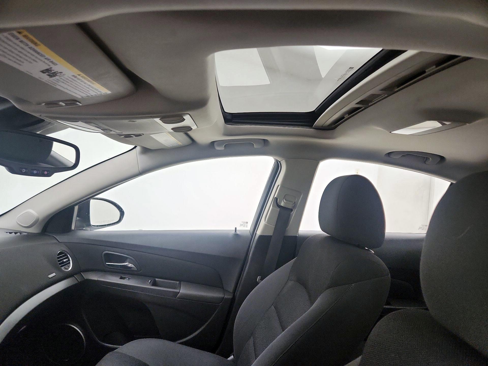 Thumbnail: 2015 Chevrolet Cruze - 18