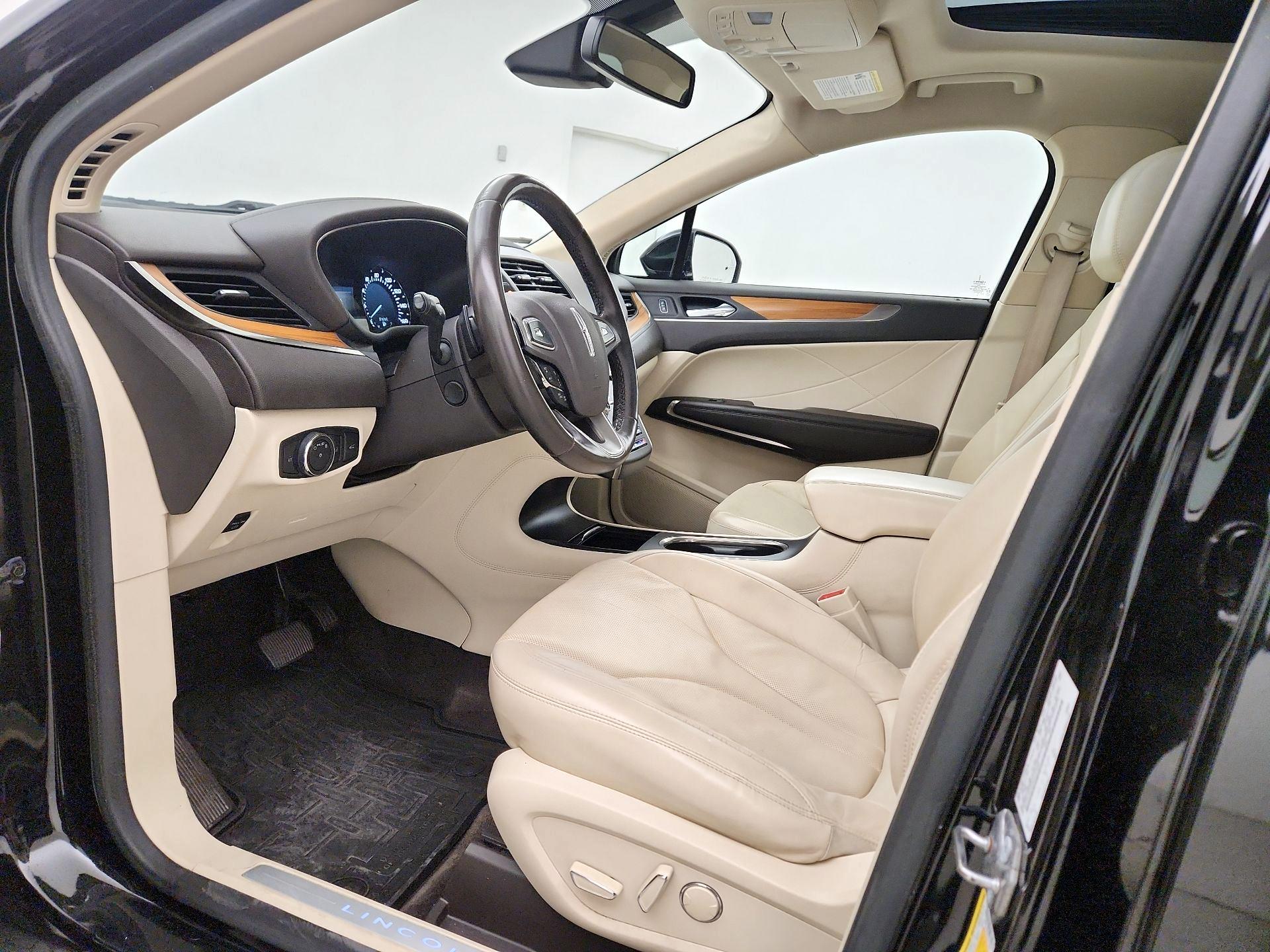 Thumbnail: 2016 Lincoln MKC - 11