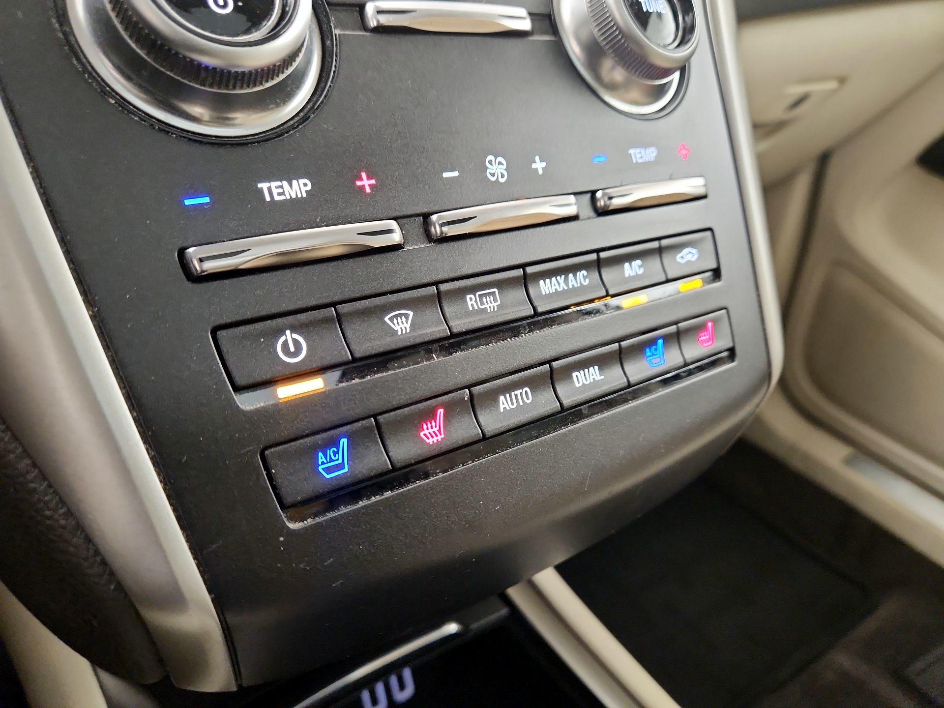 Thumbnail: 2016 Lincoln MKC - 17