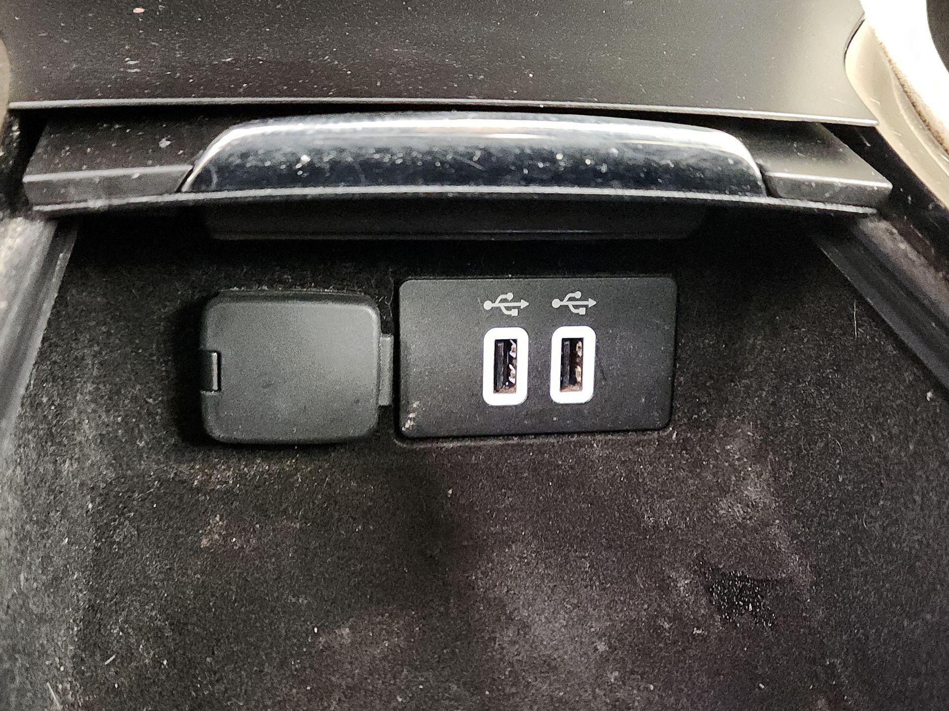 Thumbnail: 2016 Lincoln MKC - 19