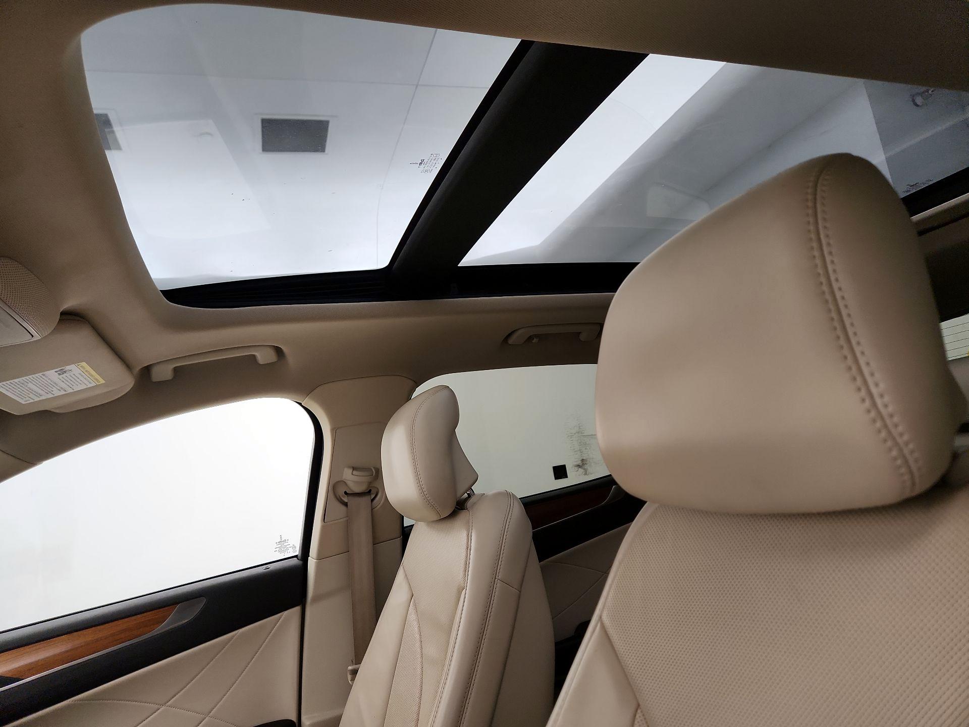 Thumbnail: 2016 Lincoln MKC - 20