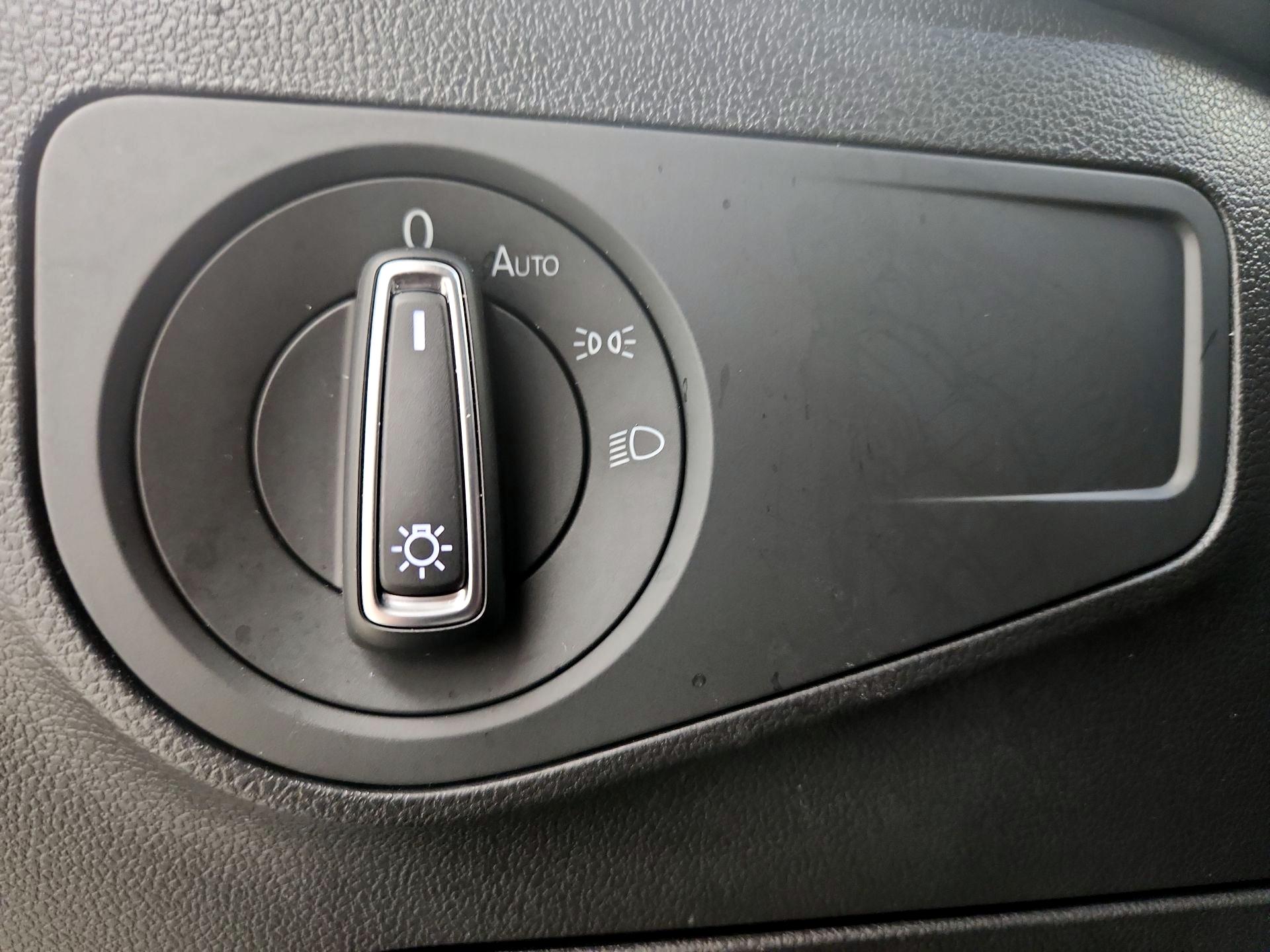 Thumbnail: 2020 Volkswagen Tiguan - 13