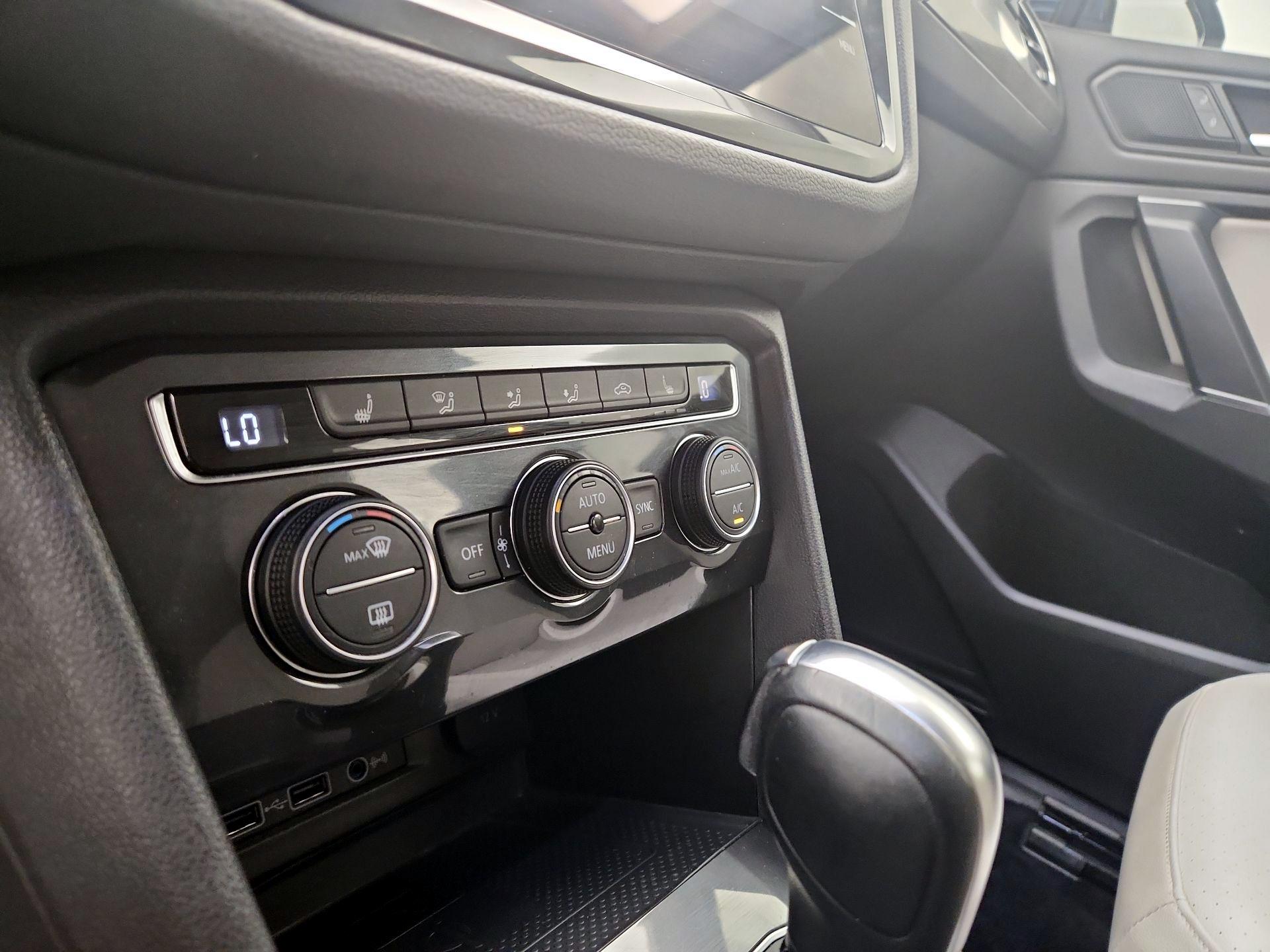 Thumbnail: 2020 Volkswagen Tiguan - 16