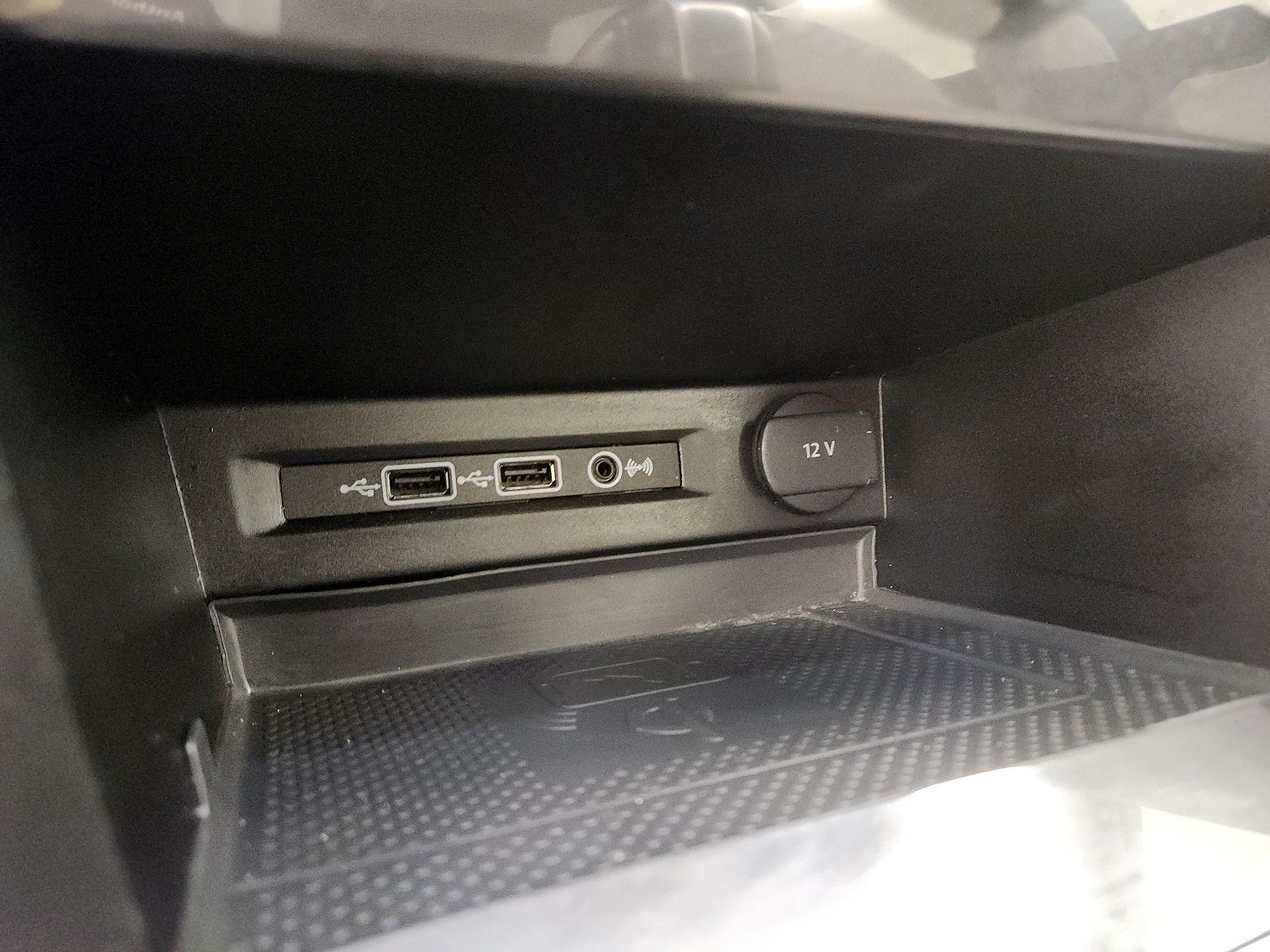 Thumbnail: 2020 Volkswagen Tiguan - 18