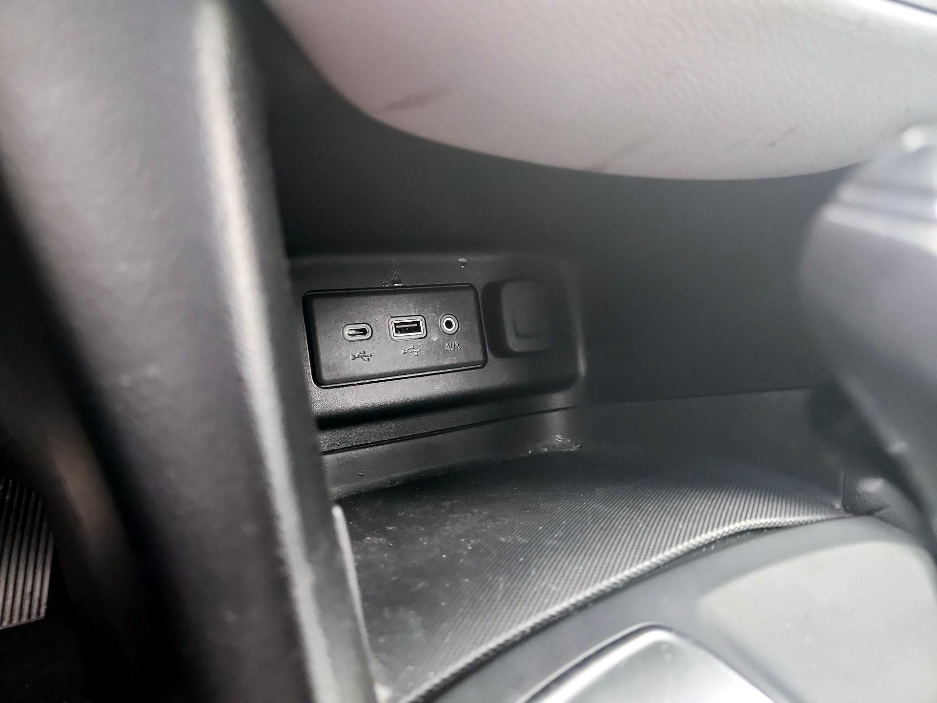 Thumbnail: 2019 Chevrolet Equinox - 18