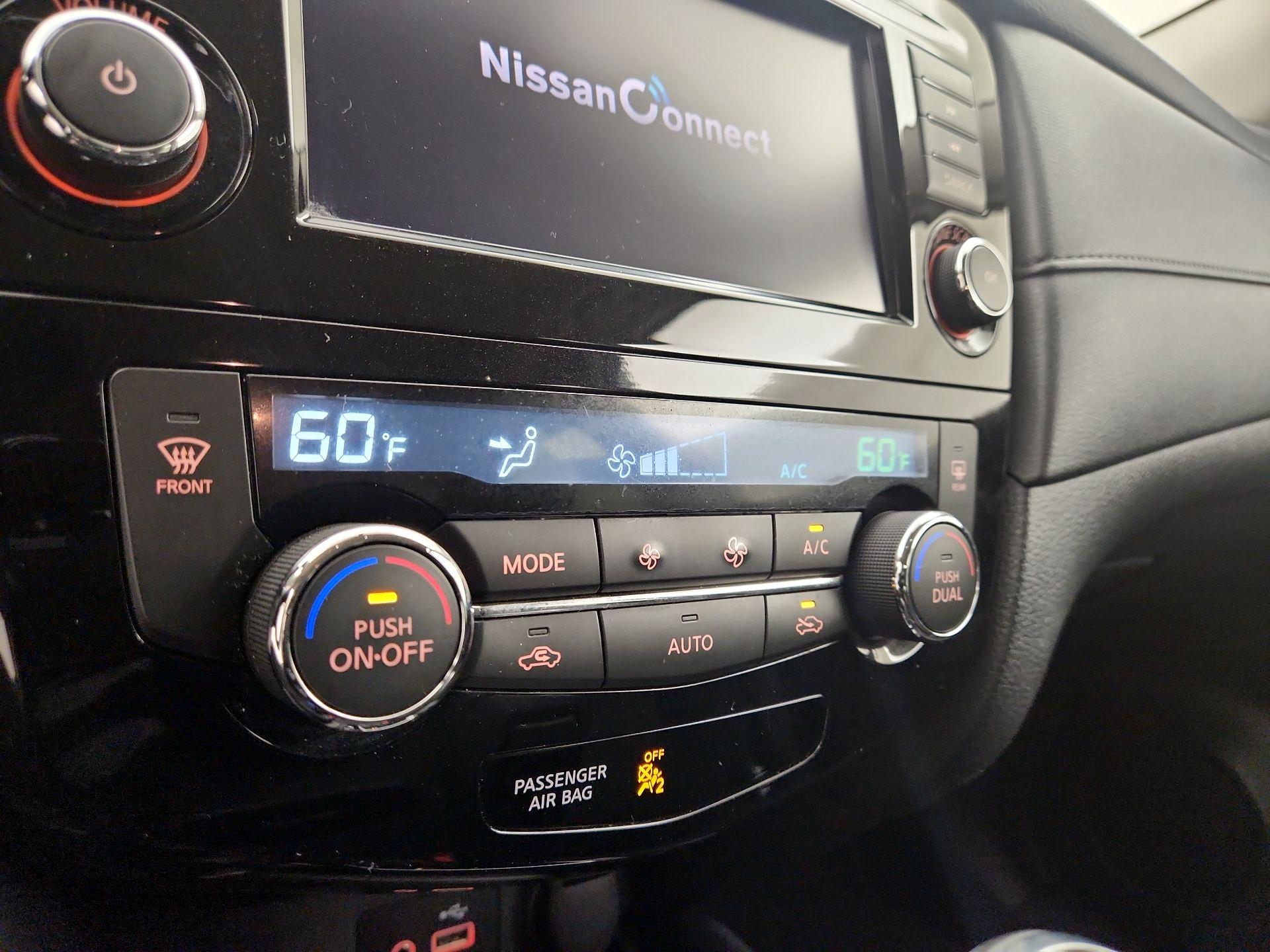 Thumbnail: 2018 Nissan Rogue - 16