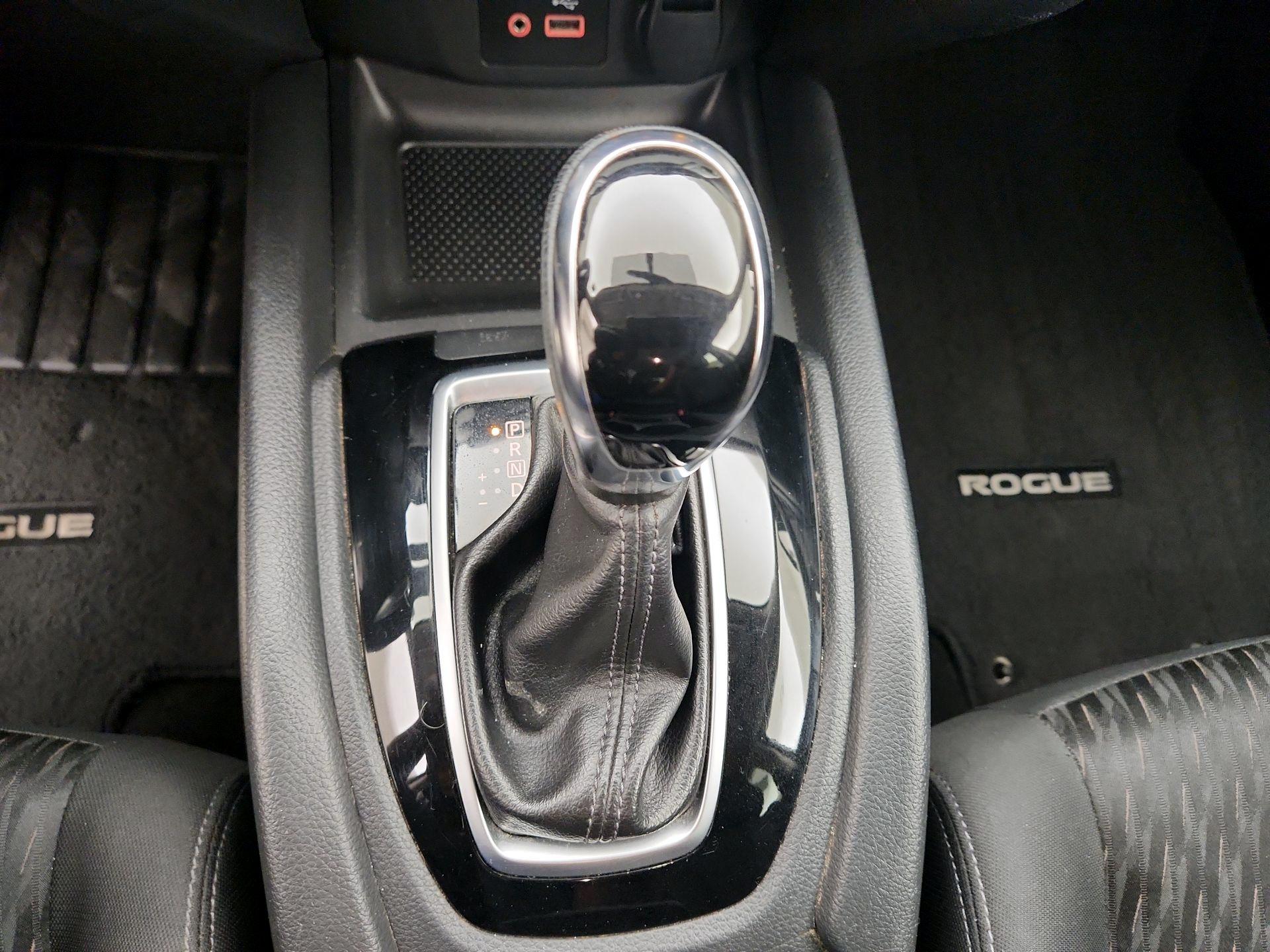 Thumbnail: 2018 Nissan Rogue - 17