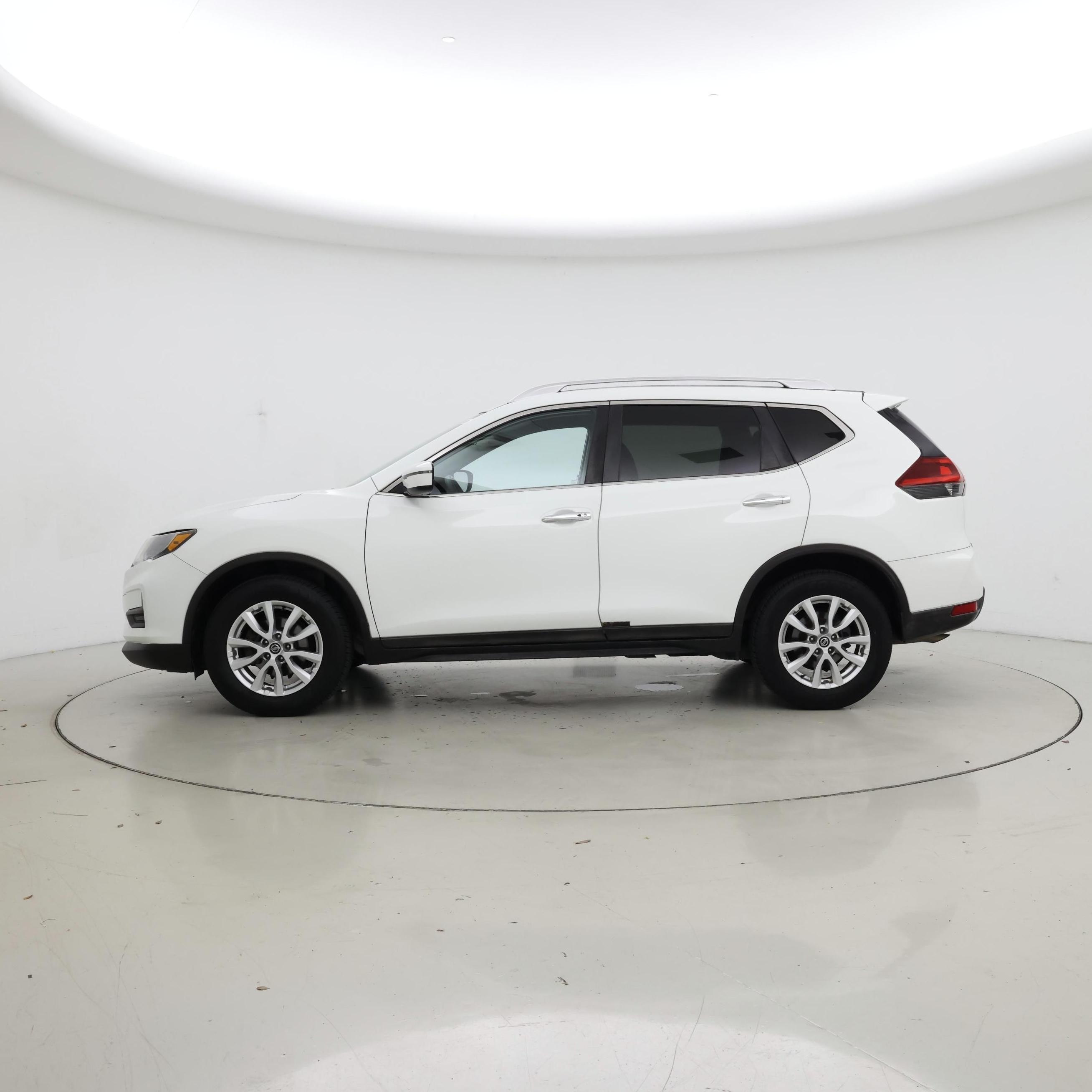 Thumbnail: 2018 Nissan Rogue - 3