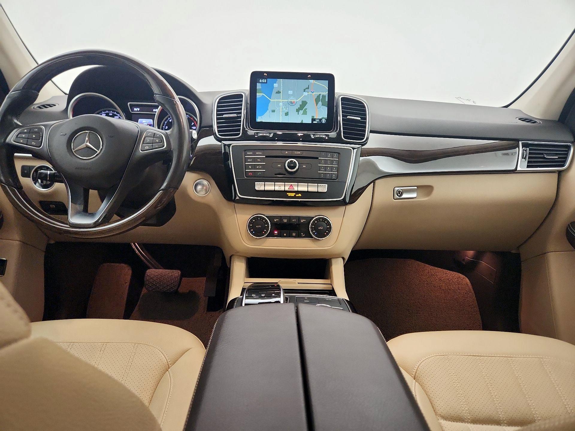 Thumbnail: 2016 Mercedes-Benz GLE - 9