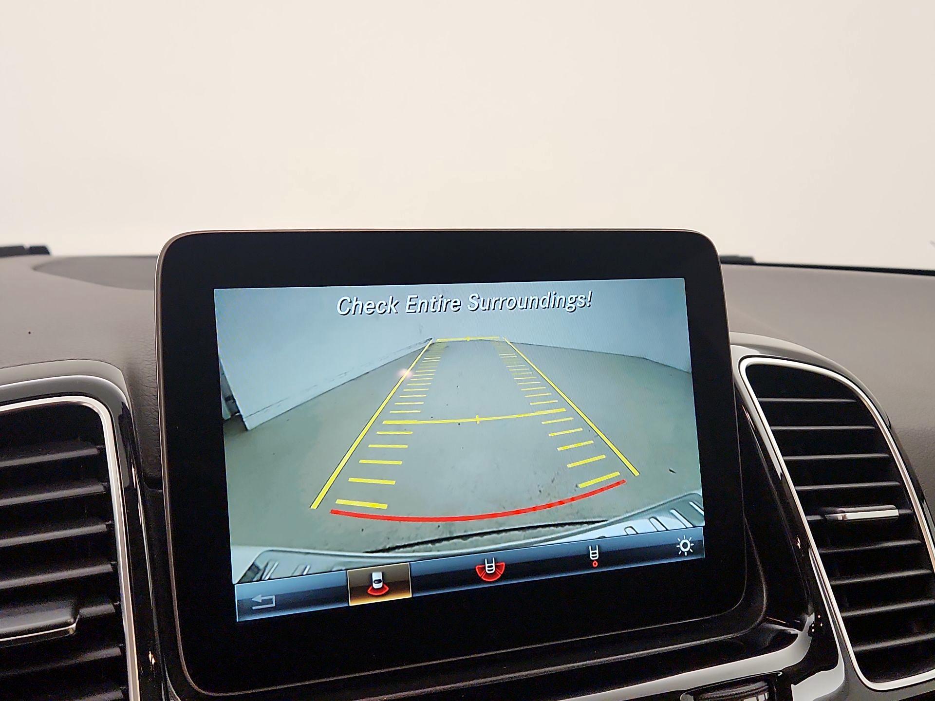 Thumbnail: 2016 Mercedes-Benz GLE - 15