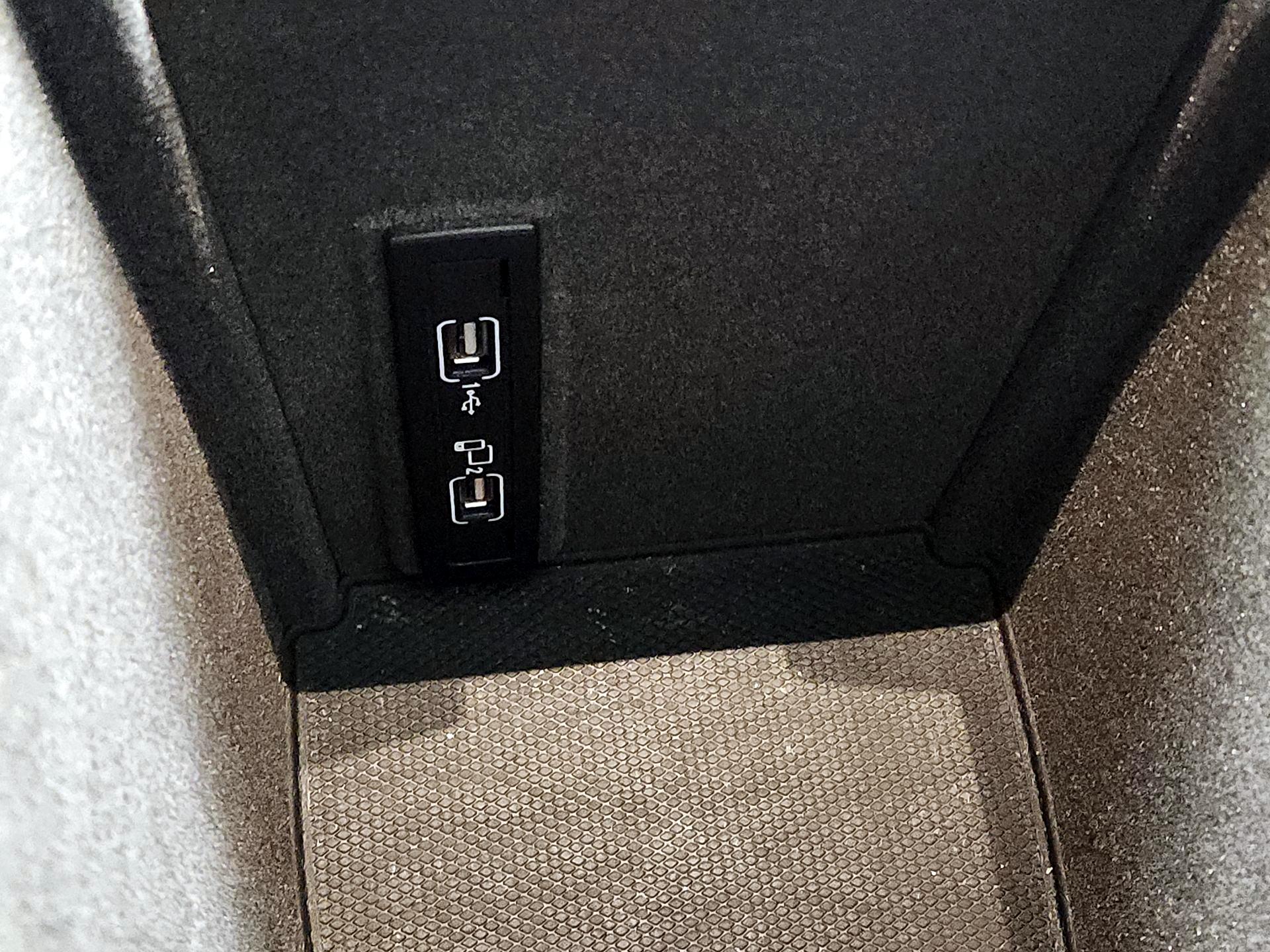 Thumbnail: 2016 Mercedes-Benz GLE - 19