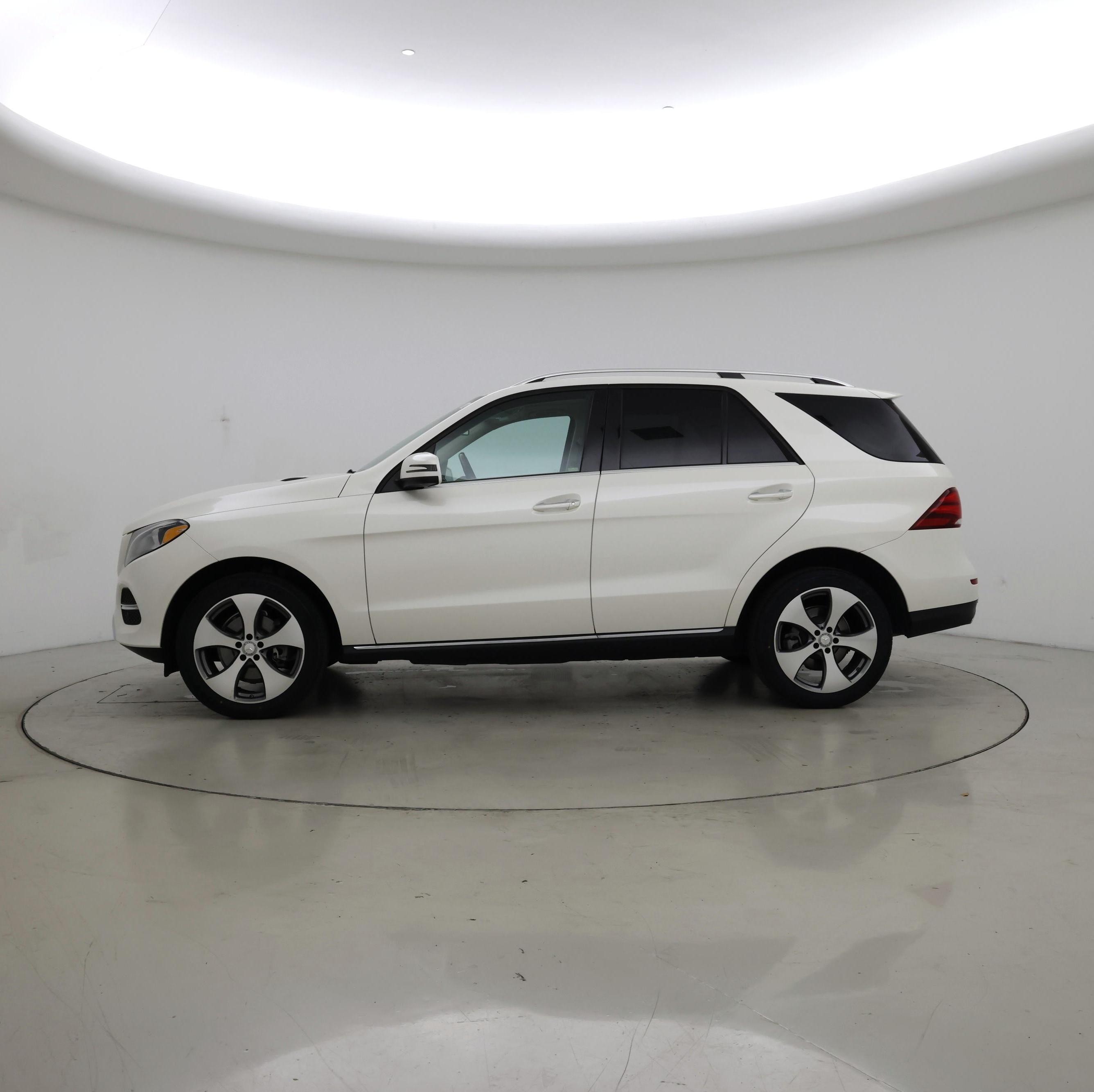 Thumbnail: 2016 Mercedes-Benz GLE - 3