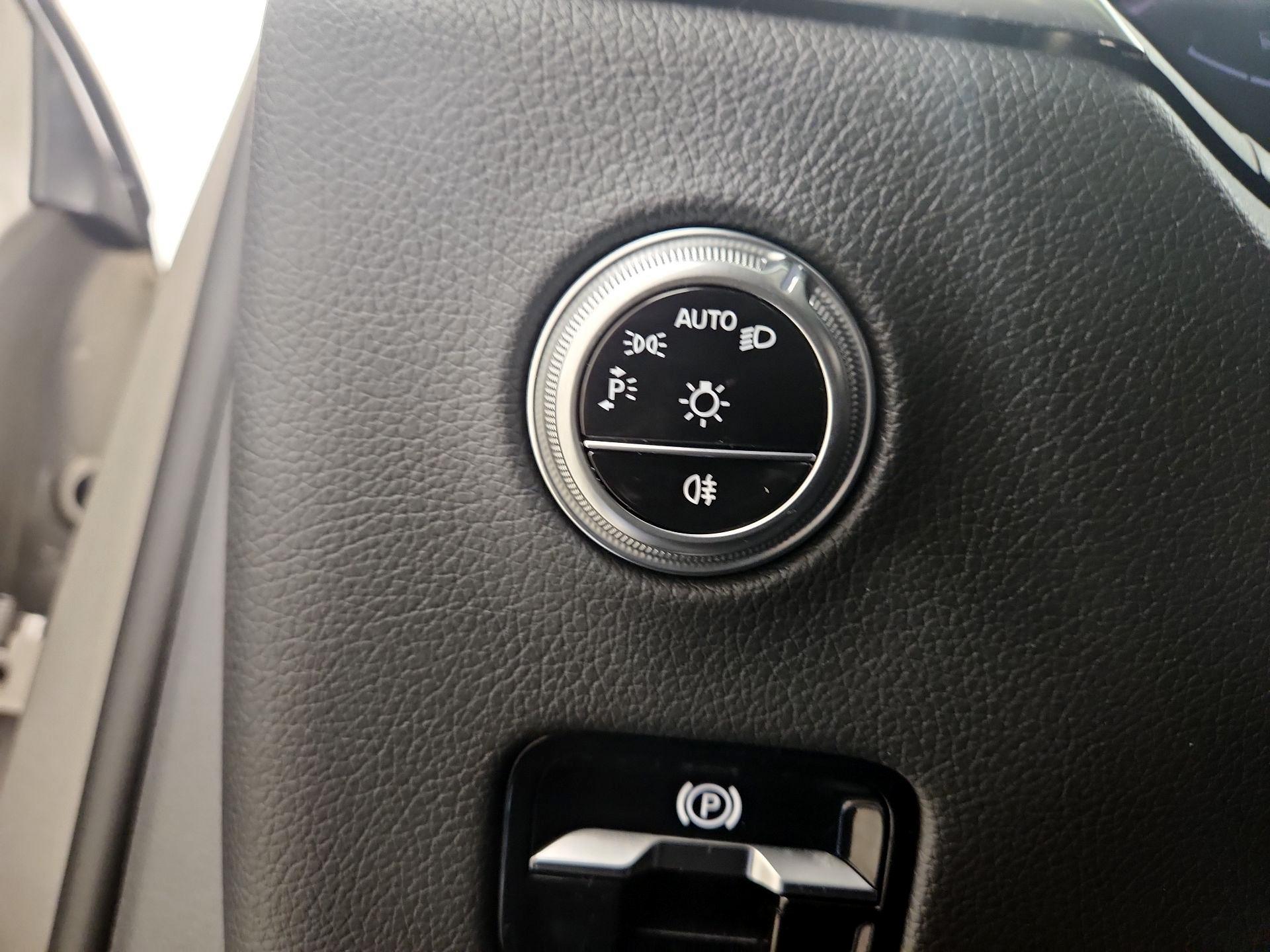 Thumbnail: 2024 Mercedes-Benz GLC - 13