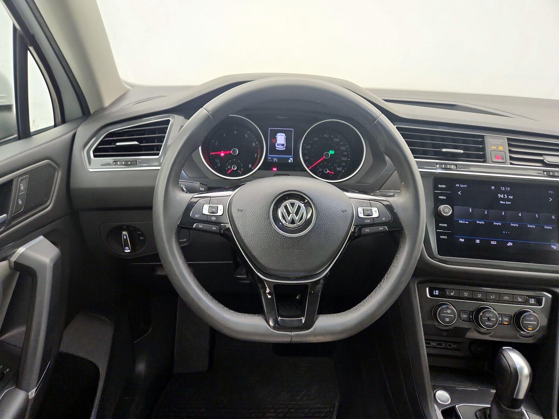 Thumbnail: 2020 Volkswagen Tiguan - 10