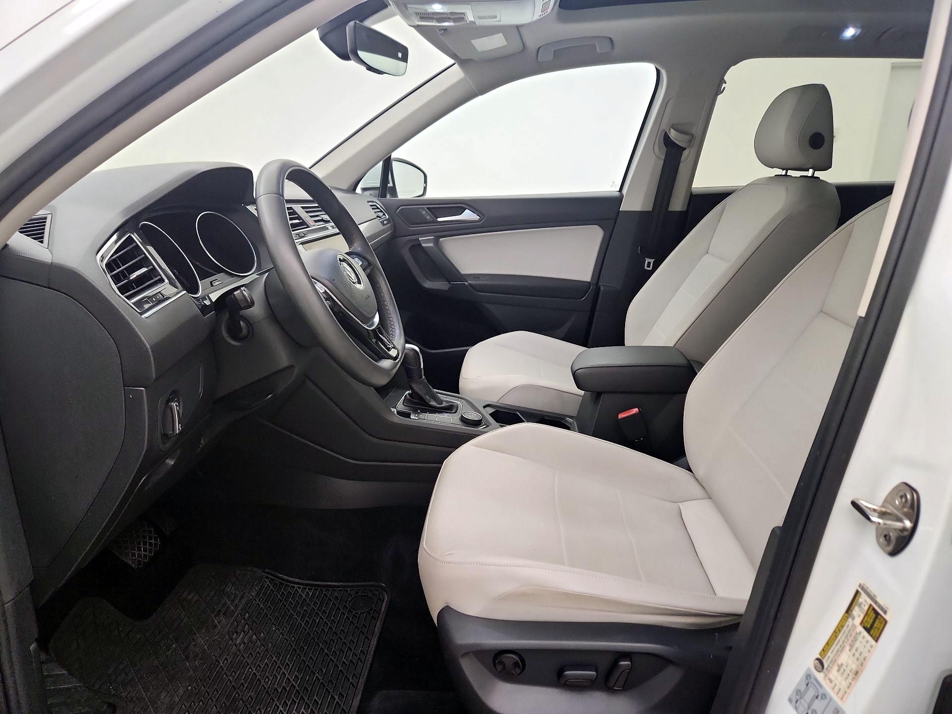 Thumbnail: 2020 Volkswagen Tiguan - 11